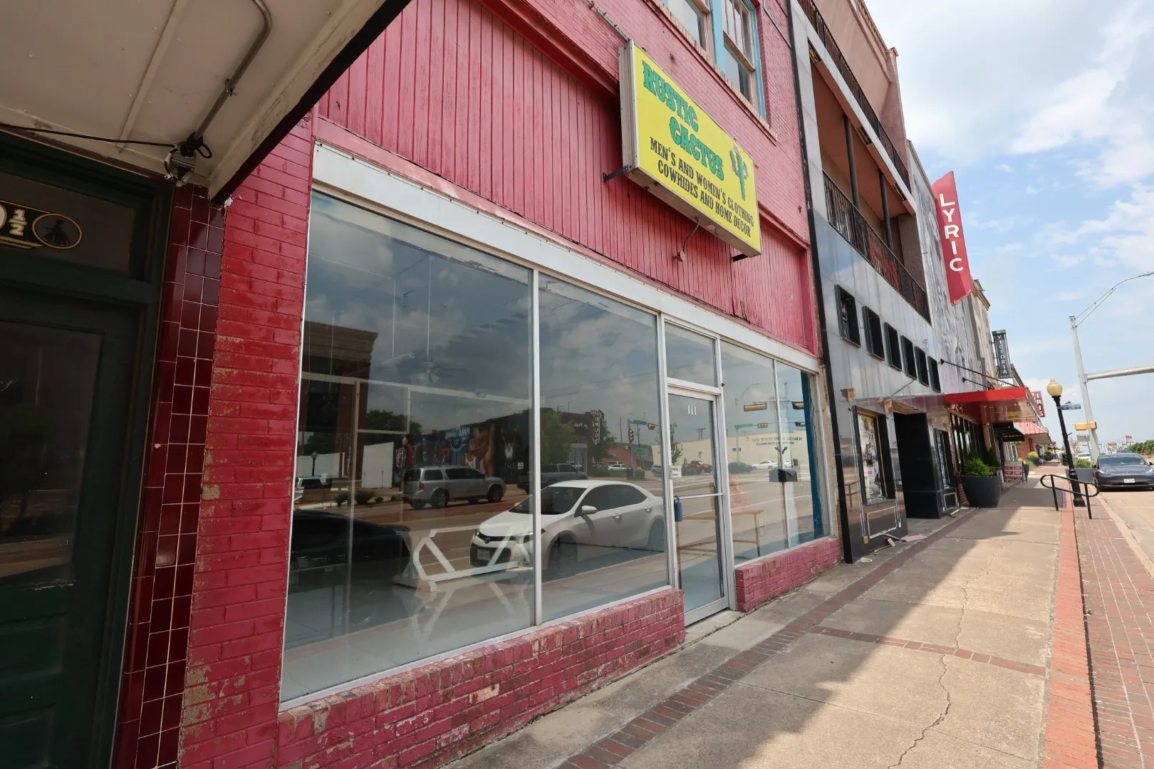 Retail For Sale in Kaufman County , 111 W Moore Avenue, Terrell, Texas 75160, 0, 0, Garage spaces, 0 Sqft, built in 1885, mls#21302942, Real Estate Agent in Terrell, Homes For Sale in Kaufman county, Homes For Sale in Terrell, Realtor in Terrell Texas, Real Estate Brokerage Independent Realty Texas, Luminita Cordes Realtor