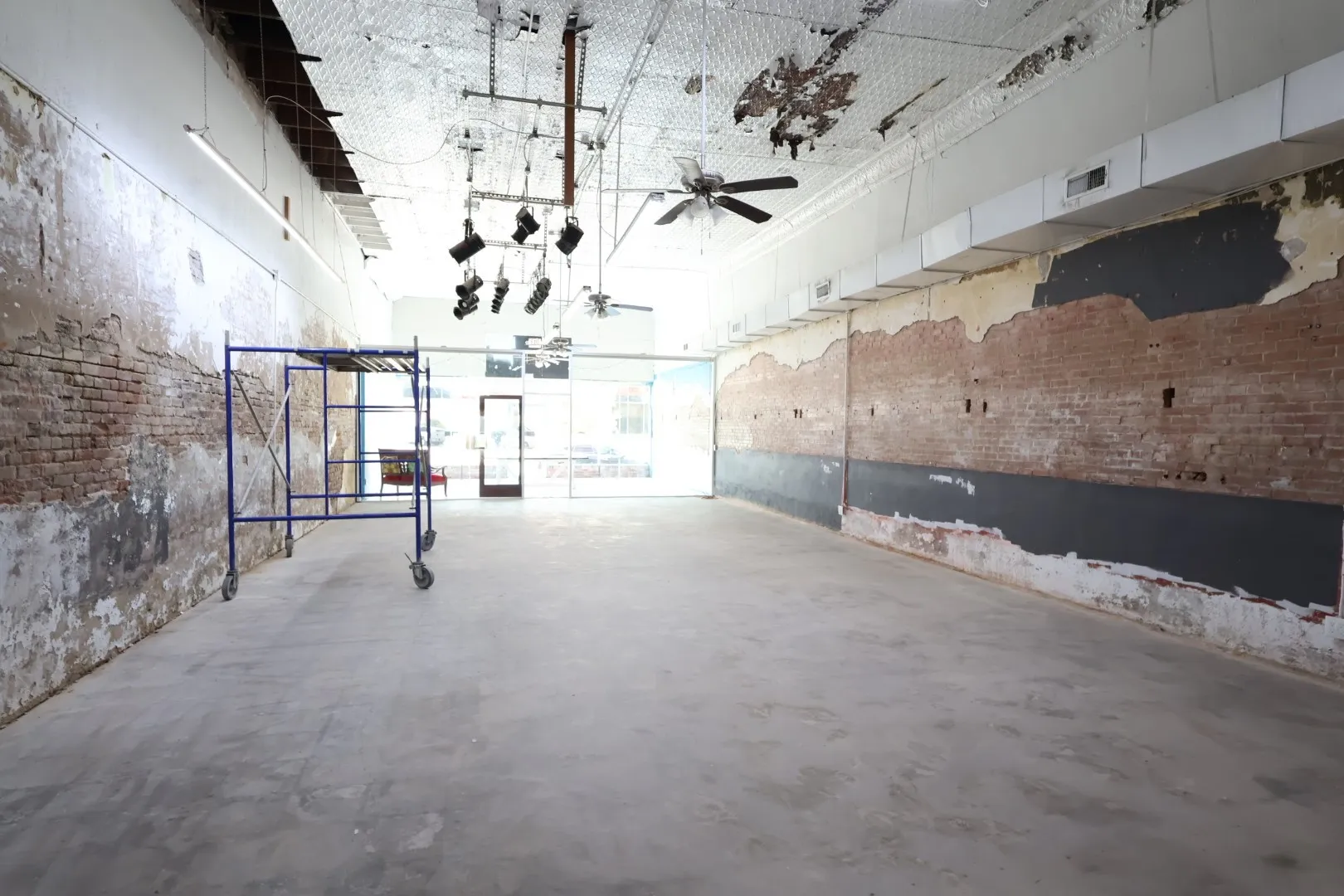 Retail For Sale in Kaufman County , 111 W Moore Avenue, Terrell, Texas 75160, 0, 0, Garage spaces, 0 Sqft, built in 1885, mls#21302942, Real Estate Agent in Terrell, Homes For Sale in Kaufman county, Homes For Sale in Terrell, Realtor in Terrell Texas, Real Estate Brokerage Independent Realty Texas, Luminita Cordes Realtor
