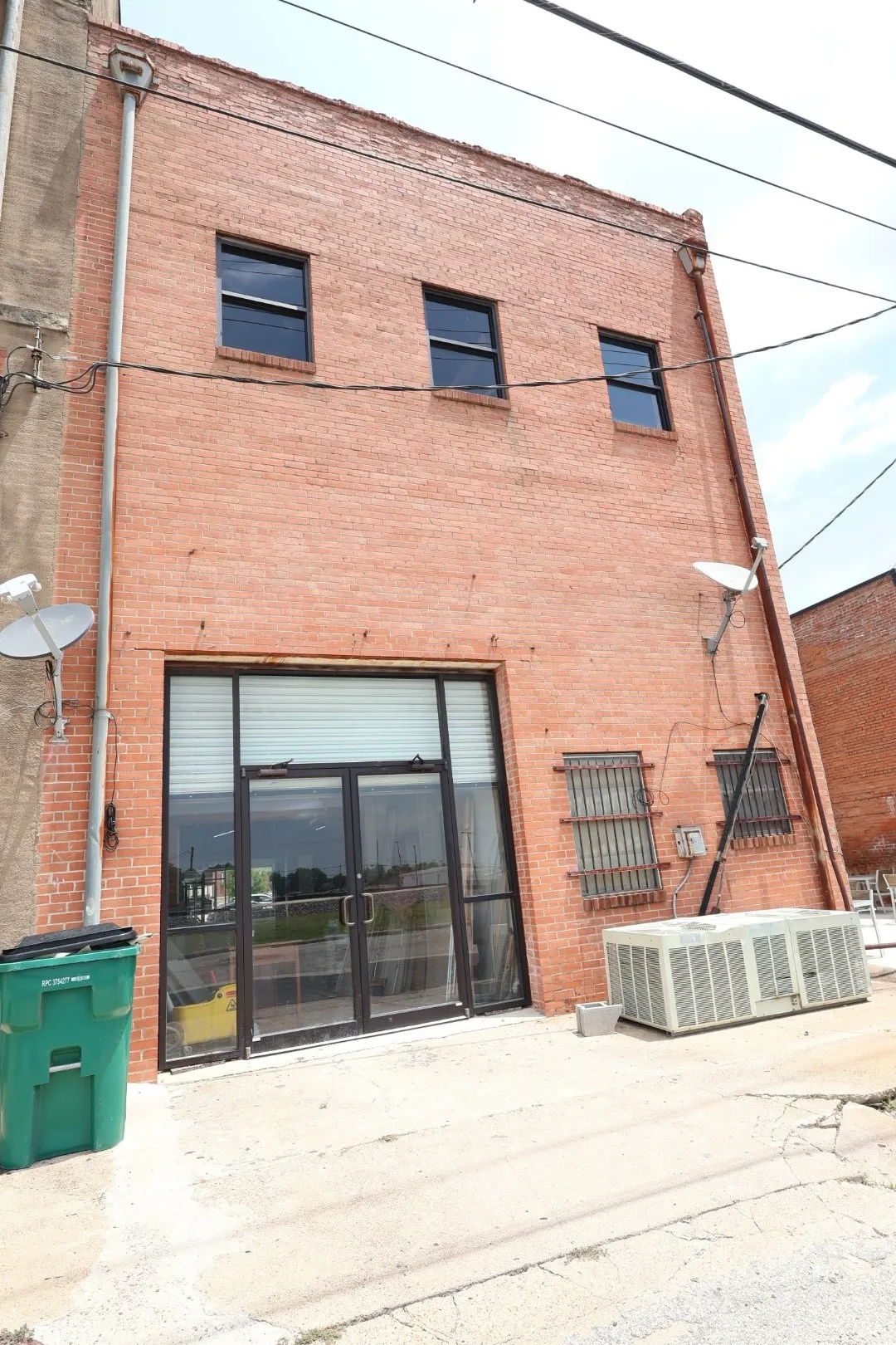 Retail For Sale in Kaufman County , 111 W Moore Avenue, Terrell, Texas 75160, 0, 0, Garage spaces, 0 Sqft, built in 1885, mls#21302942, Real Estate Agent in Terrell, Homes For Sale in Kaufman county, Homes For Sale in Terrell, Realtor in Terrell Texas, Real Estate Brokerage Independent Realty Texas, Luminita Cordes Realtor