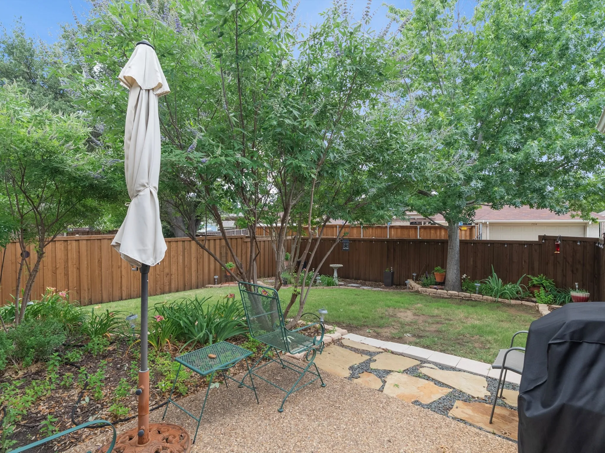Single Family Residence For Sale in Collin County , 7317 Stone Hearth Drive, Frisco, Texas 75035, 3 Bedroom, 2 Bathroom, 2 Garage spaces, 1,904 Sqft, built in 1998, mls#21302961, Real Estate Agent in Frisco, Homes For Sale in Collin county, Homes For Sale in Frisco, Realtor in Frisco Texas, Real Estate Brokerage Independent Realty Texas, Luminita Cordes Realtor