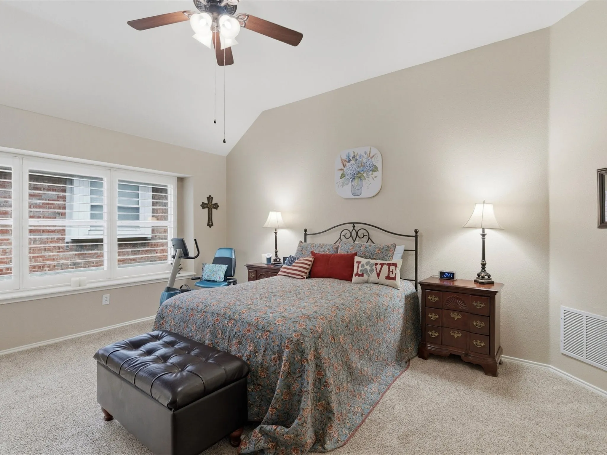 Single Family Residence For Sale in Collin County , 7317 Stone Hearth Drive, Frisco, Texas 75035, 3 Bedroom, 2 Bathroom, 2 Garage spaces, 1,904 Sqft, built in 1998, mls#21302961, Real Estate Agent in Frisco, Homes For Sale in Collin county, Homes For Sale in Frisco, Realtor in Frisco Texas, Real Estate Brokerage Independent Realty Texas, Luminita Cordes Realtor