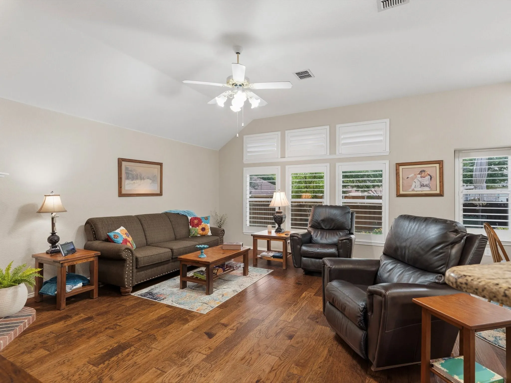 Single Family Residence For Sale in Collin County , 7317 Stone Hearth Drive, Frisco, Texas 75035, 3 Bedroom, 2 Bathroom, 2 Garage spaces, 1,904 Sqft, built in 1998, mls#21302961, Real Estate Agent in Frisco, Homes For Sale in Collin county, Homes For Sale in Frisco, Realtor in Frisco Texas, Real Estate Brokerage Independent Realty Texas, Luminita Cordes Realtor