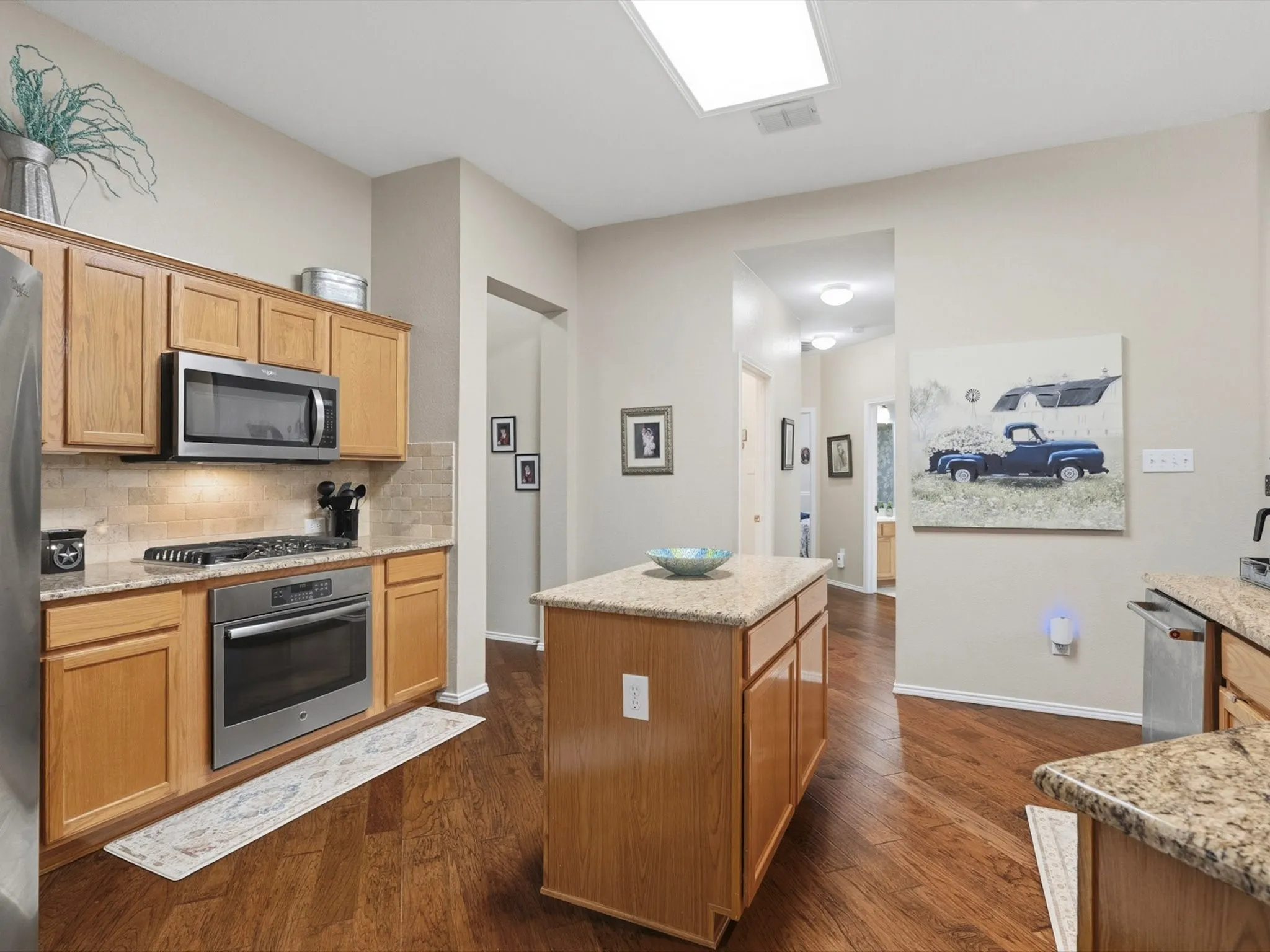 Single Family Residence For Sale in Collin County , 7317 Stone Hearth Drive, Frisco, Texas 75035, 3 Bedroom, 2 Bathroom, 2 Garage spaces, 1,904 Sqft, built in 1998, mls#21302961, Real Estate Agent in Frisco, Homes For Sale in Collin county, Homes For Sale in Frisco, Realtor in Frisco Texas, Real Estate Brokerage Independent Realty Texas, Luminita Cordes Realtor