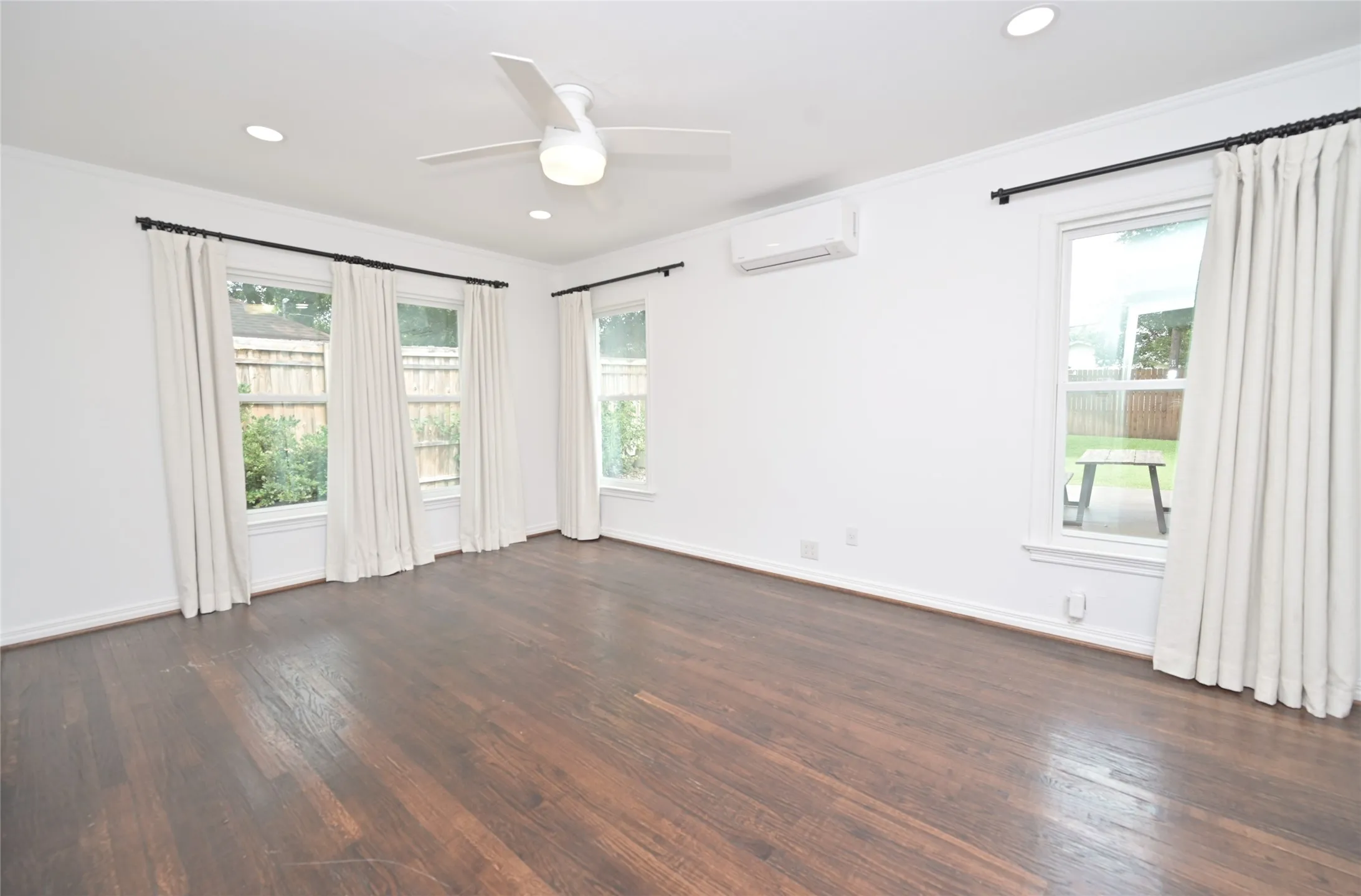 Over sized secondary Bedroom