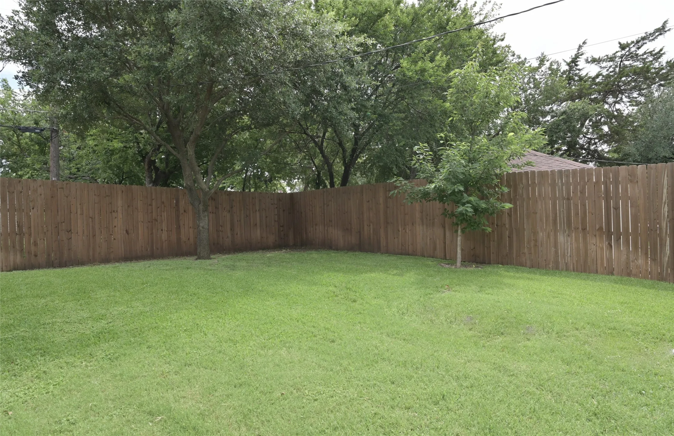 Single Family Residence For Sale in Dallas County , 2226 Carnes Street, Dallas, Texas 75208, 3 Bedroom, 2 Bathroom, 2 Garage spaces, 1,643 Sqft, built in 1940, mls#21222469, Real Estate Agent in Dallas, Homes For Sale in Dallas county, Homes For Sale in Dallas, Realtor in Dallas Texas, Real Estate Brokerage Independent Realty Texas, Luminita Cordes Realtor