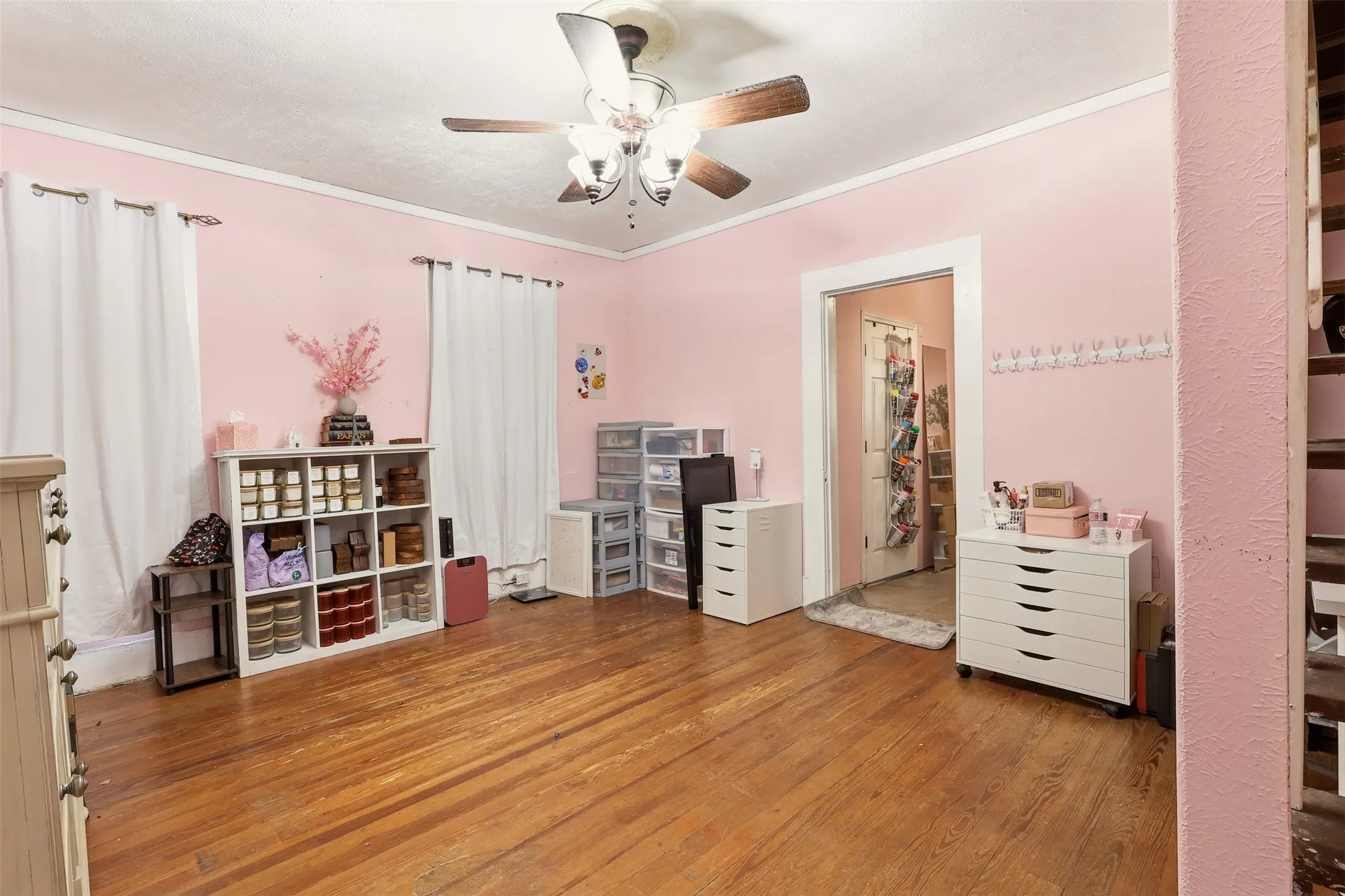 Single Family Residence For Sale in Dallas County , 908 N Winnetka Avenue, Dallas, Texas 75208, 2 Bedroom, 3 Bathroom, 2 Garage spaces, 1,704 Sqft, built in 1918, mls#21302991, Real Estate Agent in Dallas, Homes For Sale in Dallas county, Homes For Sale in Dallas, Realtor in Dallas Texas, Real Estate Brokerage Independent Realty Texas, Luminita Cordes Realtor
