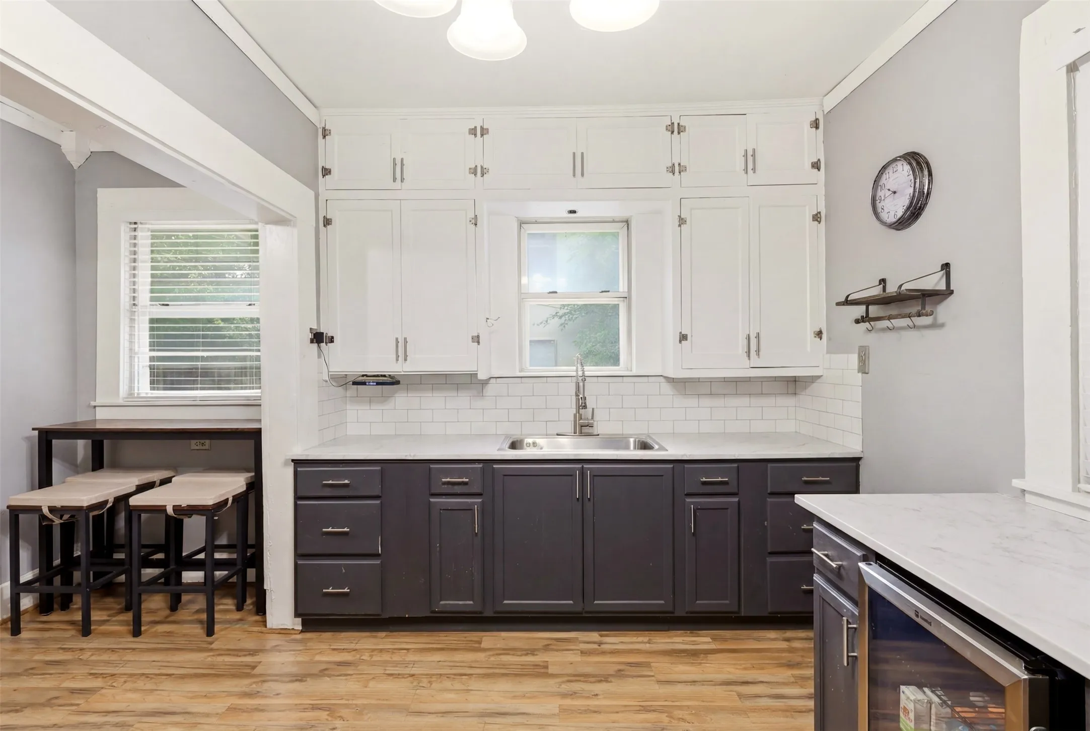 Single Family Residence For Sale in Dallas County , 908 N Winnetka Avenue, Dallas, Texas 75208, 2 Bedroom, 3 Bathroom, 2 Garage spaces, 1,704 Sqft, built in 1918, mls#21302991, Real Estate Agent in Dallas, Homes For Sale in Dallas county, Homes For Sale in Dallas, Realtor in Dallas Texas, Real Estate Brokerage Independent Realty Texas, Luminita Cordes Realtor