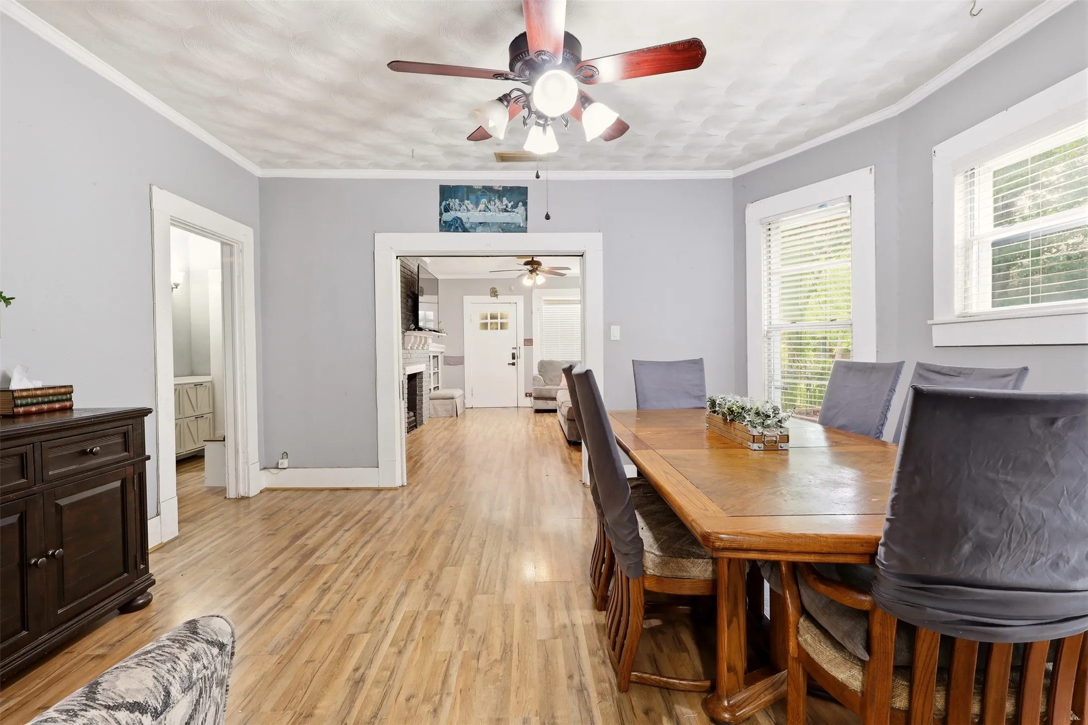Single Family Residence For Sale in Dallas County , 908 N Winnetka Avenue, Dallas, Texas 75208, 2 Bedroom, 3 Bathroom, 2 Garage spaces, 1,704 Sqft, built in 1918, mls#21302991, Real Estate Agent in Dallas, Homes For Sale in Dallas county, Homes For Sale in Dallas, Realtor in Dallas Texas, Real Estate Brokerage Independent Realty Texas, Luminita Cordes Realtor