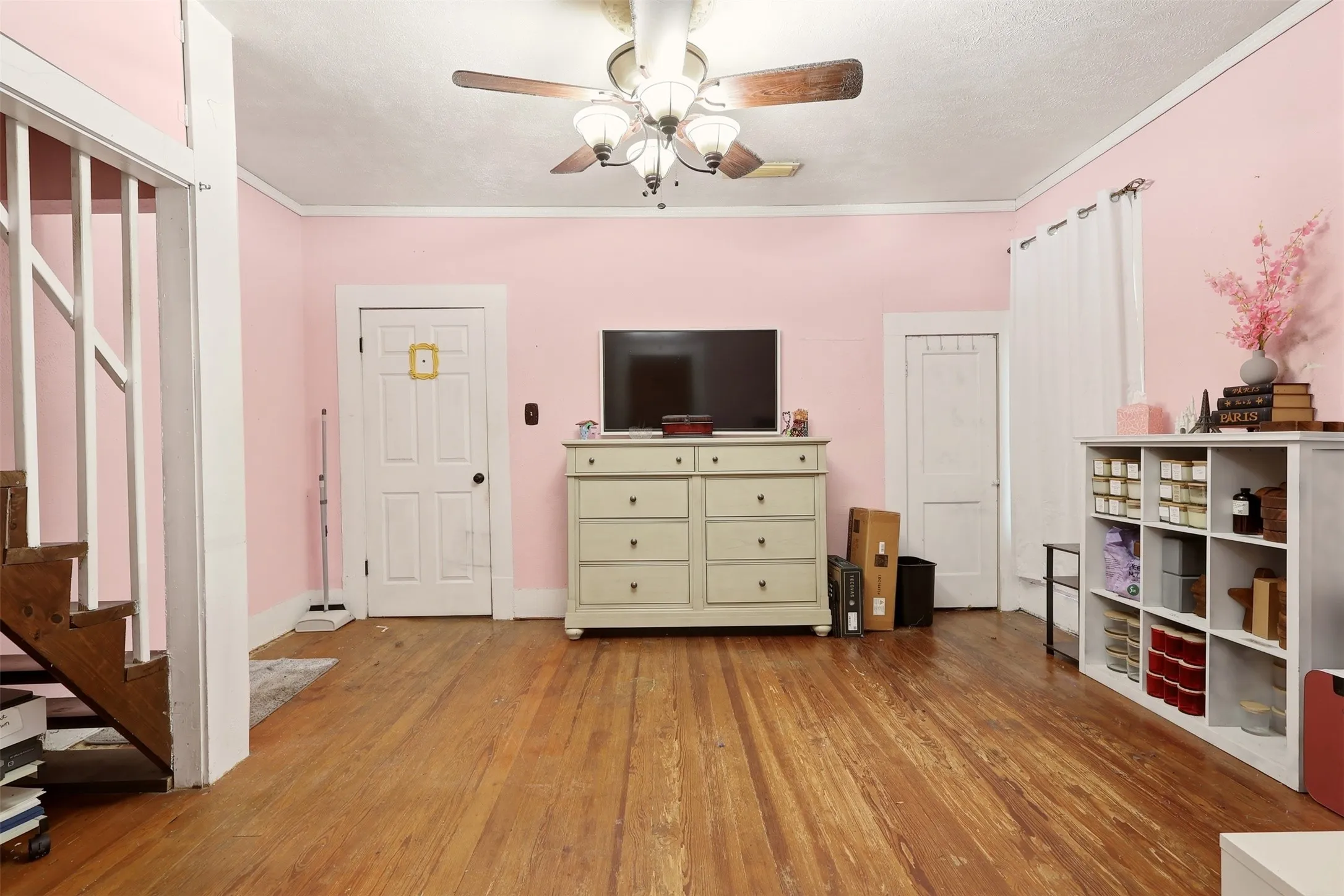 Single Family Residence For Sale in Dallas County , 908 N Winnetka Avenue, Dallas, Texas 75208, 2 Bedroom, 3 Bathroom, 2 Garage spaces, 1,704 Sqft, built in 1918, mls#21302991, Real Estate Agent in Dallas, Homes For Sale in Dallas county, Homes For Sale in Dallas, Realtor in Dallas Texas, Real Estate Brokerage Independent Realty Texas, Luminita Cordes Realtor