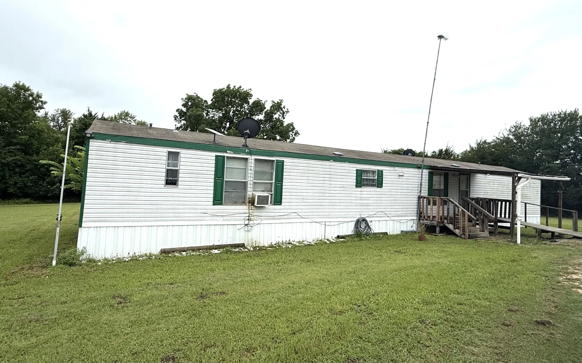 Mobile Home For Sale in Grayson County , 1140 One Mile Lane, Bells, Texas 75414, 3 Bedroom, 2 Bathroom, Garage spaces, 1,216 Sqft, built in 2008, mls#21301889, Real Estate Agent in Bells, Homes For Sale in Grayson county, Homes For Sale in Bells, Realtor in Bells Texas, Real Estate Brokerage Independent Realty Texas, Luminita Cordes Realtor