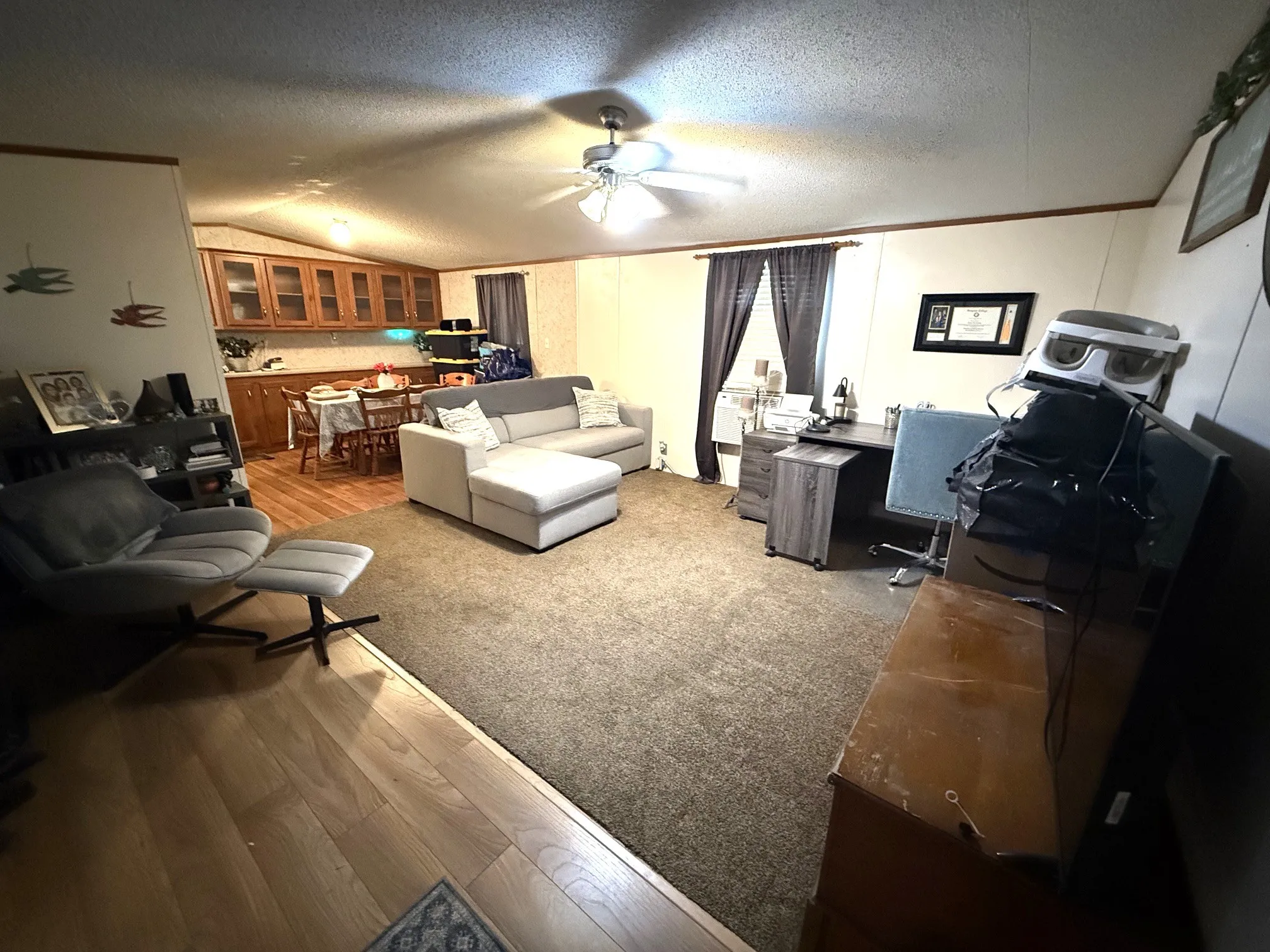 Mobile Home For Sale in Grayson County , 1140 One Mile Lane, Bells, Texas 75414, 3 Bedroom, 2 Bathroom, Garage spaces, 1,216 Sqft, built in 2008, mls#21301889, Real Estate Agent in Bells, Homes For Sale in Grayson county, Homes For Sale in Bells, Realtor in Bells Texas, Real Estate Brokerage Independent Realty Texas, Luminita Cordes Realtor