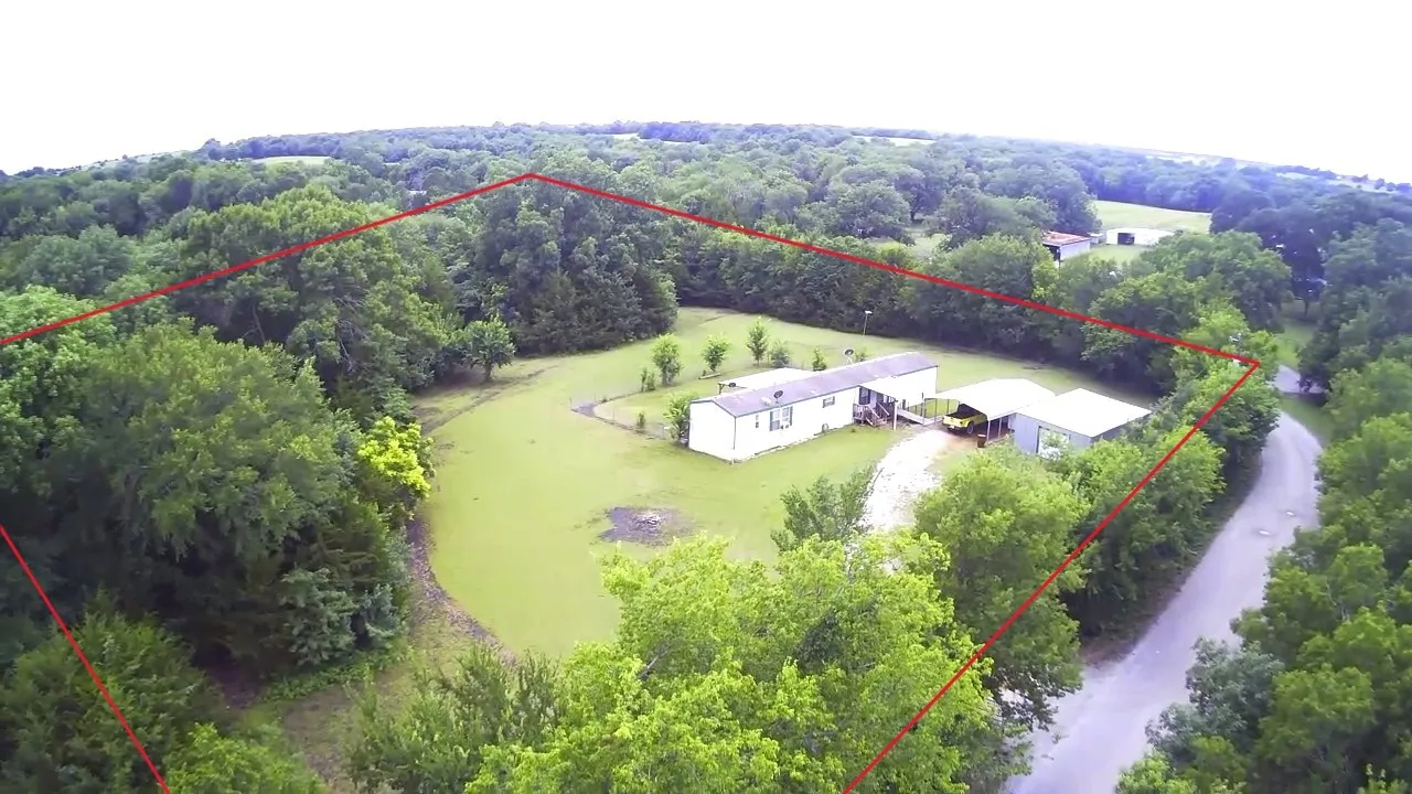 Mobile Home For Sale in Grayson County , 1140 One Mile Lane, Bells, Texas 75414, 3 Bedroom, 2 Bathroom, Garage spaces, 1,216 Sqft, built in 2008, mls#21301889, Real Estate Agent in Bells, Homes For Sale in Grayson county, Homes For Sale in Bells, Realtor in Bells Texas, Real Estate Brokerage Independent Realty Texas, Luminita Cordes Realtor