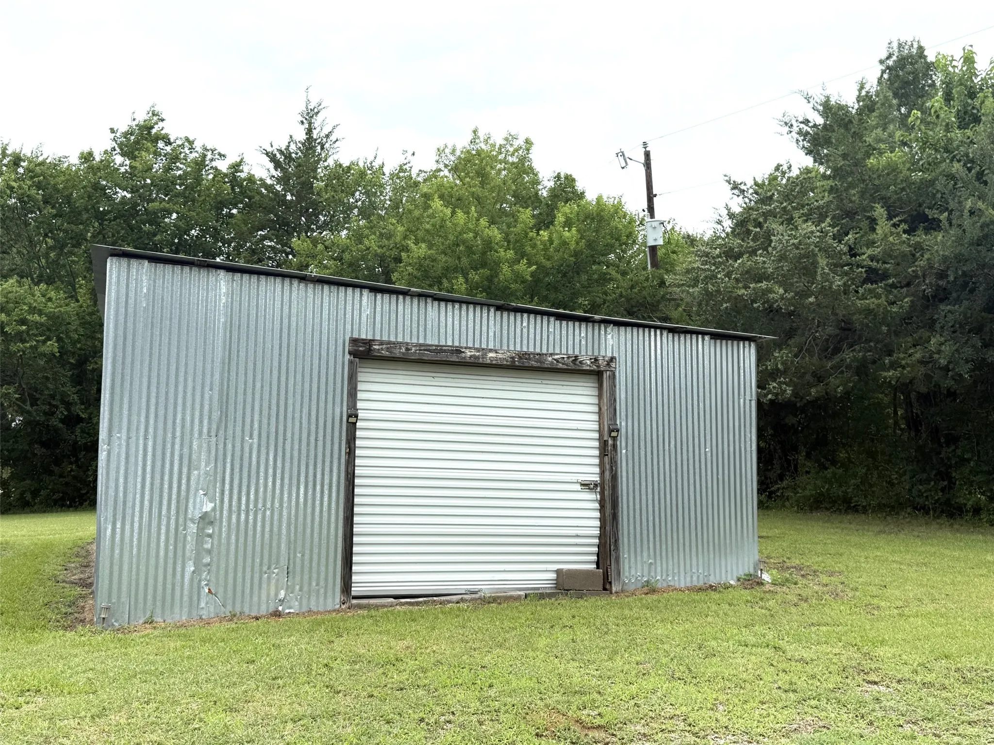 Mobile Home For Sale in Grayson County , 1140 One Mile Lane, Bells, Texas 75414, 3 Bedroom, 2 Bathroom, Garage spaces, 1,216 Sqft, built in 2008, mls#21301889, Real Estate Agent in Bells, Homes For Sale in Grayson county, Homes For Sale in Bells, Realtor in Bells Texas, Real Estate Brokerage Independent Realty Texas, Luminita Cordes Realtor