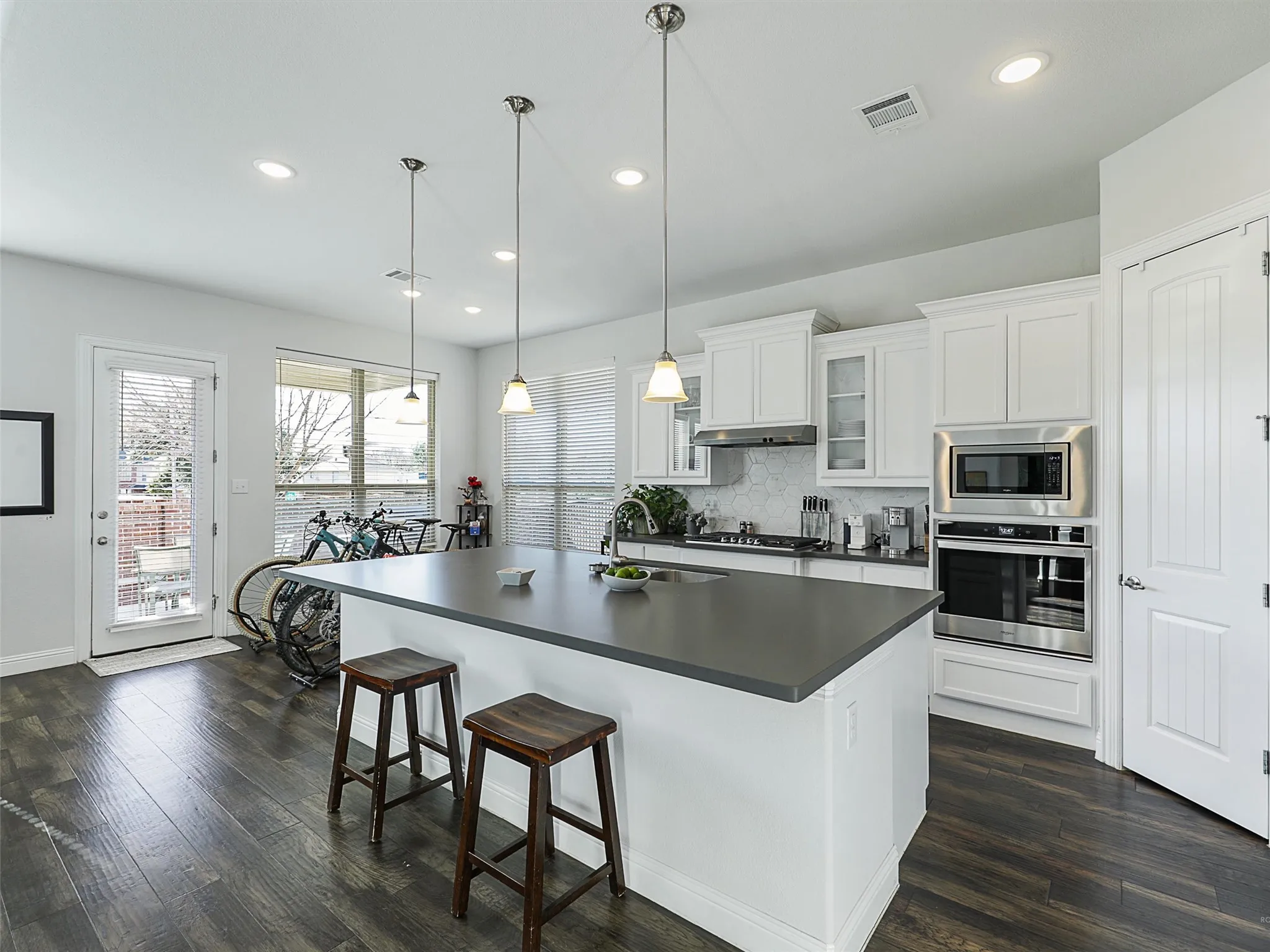 Single Family Residence For Rent in Collin County , 1820 Amazon Drive, Plano, Texas 75075, 6 Bedroom, 4 Bathroom, 3 Garage spaces, 4,030 Sqft, built in 2019, mls#21301590, Real Estate Agent in Plano, Homes For Rent in Collin county, Homes For Rent in Plano, Realtor in Plano Texas, Real Estate Brokerage Independent Realty Texas, Luminita Cordes Realtor