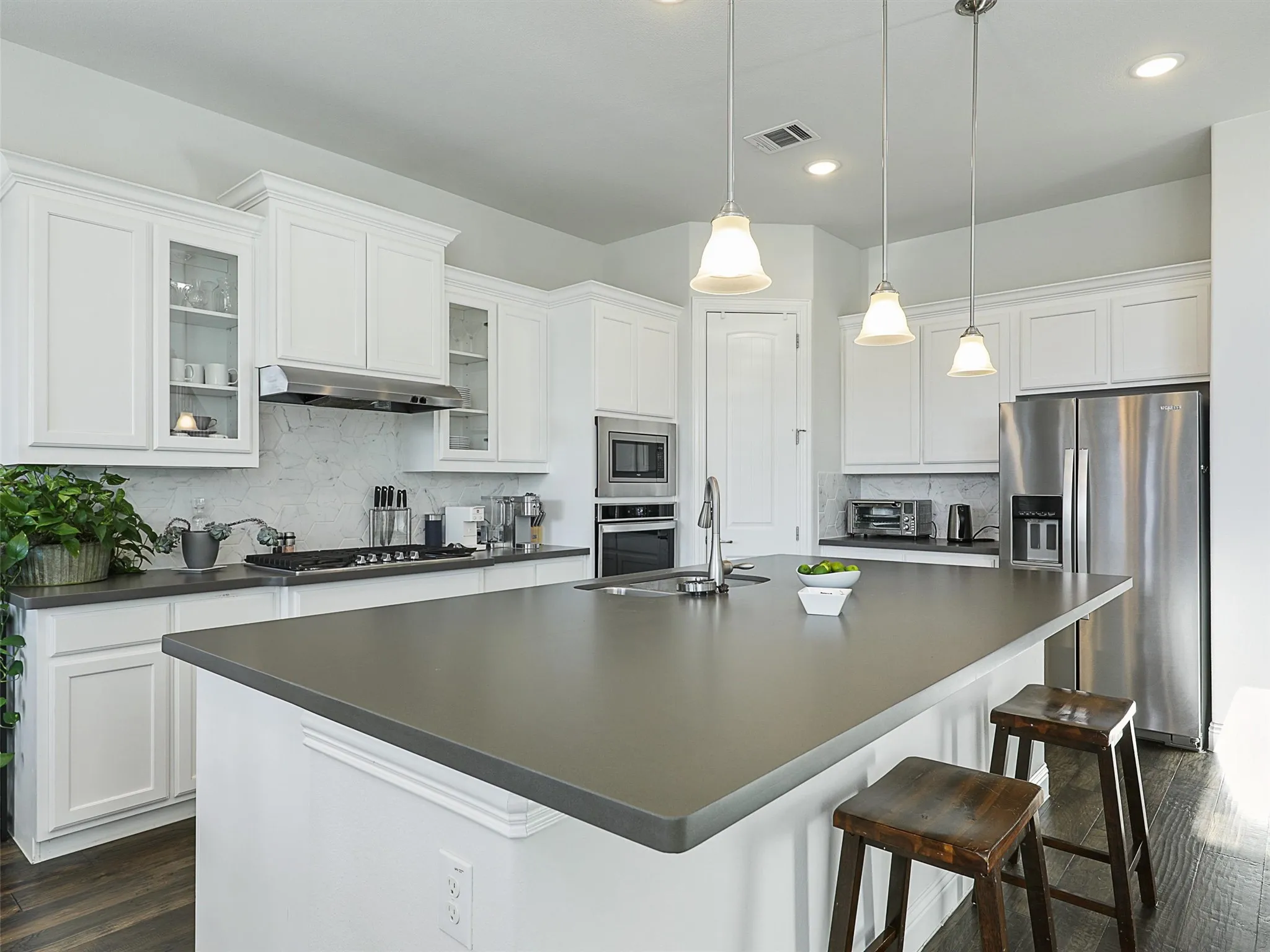 Single Family Residence For Rent in Collin County , 1820 Amazon Drive, Plano, Texas 75075, 6 Bedroom, 4 Bathroom, 3 Garage spaces, 4,030 Sqft, built in 2019, mls#21301590, Real Estate Agent in Plano, Homes For Rent in Collin county, Homes For Rent in Plano, Realtor in Plano Texas, Real Estate Brokerage Independent Realty Texas, Luminita Cordes Realtor