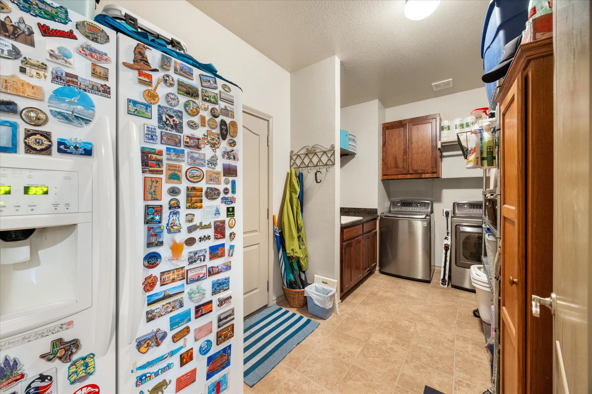 Single Family Residence For Sale in Johnson County , 340 Canadian Lane, Burleson, Texas 76028, 5 Bedroom, 3 Bathroom, 3 Garage spaces, 2,586 Sqft, built in 2014, mls#21294762, Real Estate Agent in Burleson, Homes For Sale in Johnson county, Homes For Sale in Burleson, Realtor in Burleson Texas, Real Estate Brokerage Independent Realty Texas, Luminita Cordes Realtor