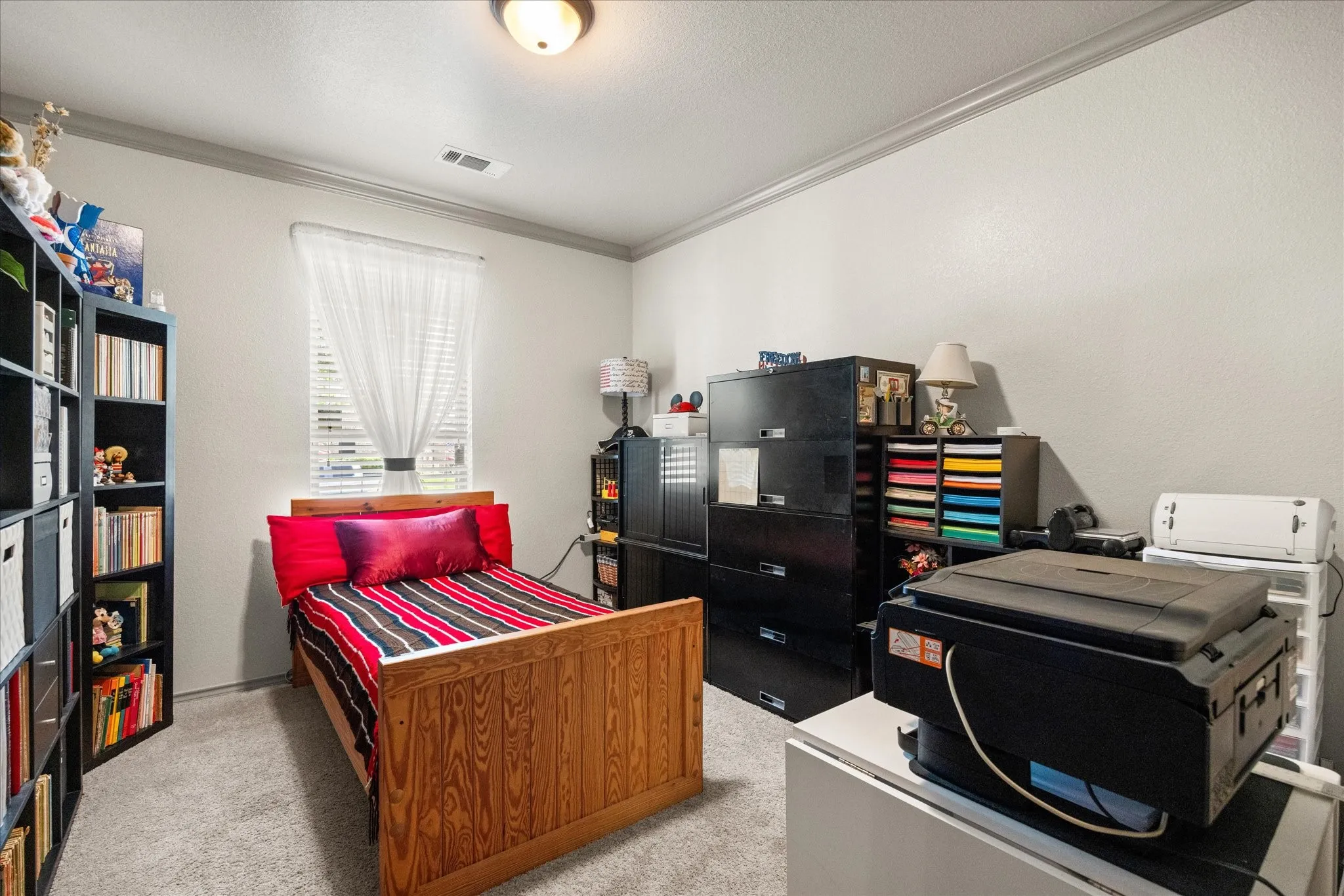 Single Family Residence For Sale in Johnson County , 340 Canadian Lane, Burleson, Texas 76028, 5 Bedroom, 3 Bathroom, 3 Garage spaces, 2,586 Sqft, built in 2014, mls#21294762, Real Estate Agent in Burleson, Homes For Sale in Johnson county, Homes For Sale in Burleson, Realtor in Burleson Texas, Real Estate Brokerage Independent Realty Texas, Luminita Cordes Realtor