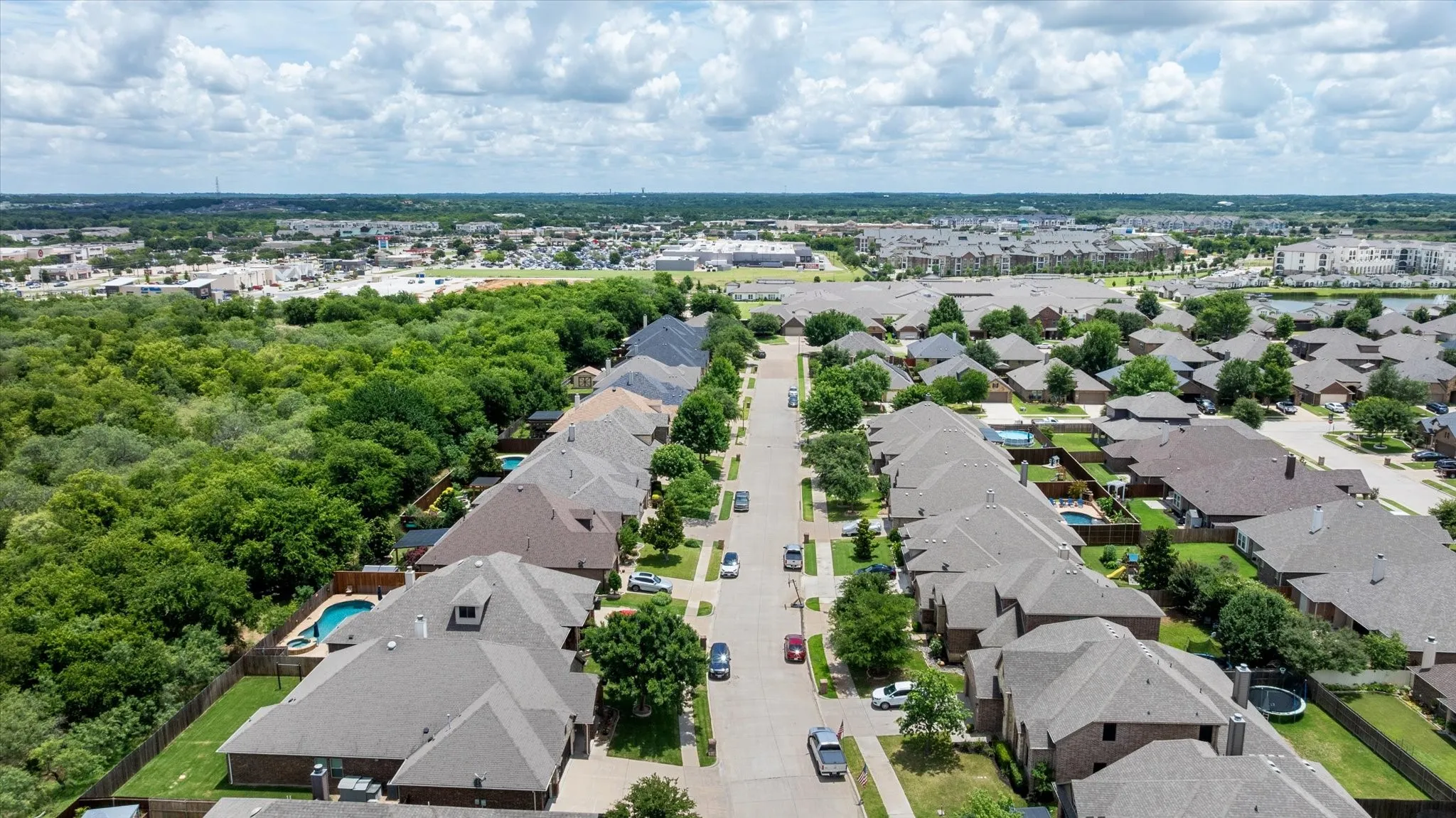 Single Family Residence For Sale in Johnson County , 340 Canadian Lane, Burleson, Texas 76028, 5 Bedroom, 3 Bathroom, 3 Garage spaces, 2,586 Sqft, built in 2014, mls#21294762, Real Estate Agent in Burleson, Homes For Sale in Johnson county, Homes For Sale in Burleson, Realtor in Burleson Texas, Real Estate Brokerage Independent Realty Texas, Luminita Cordes Realtor
