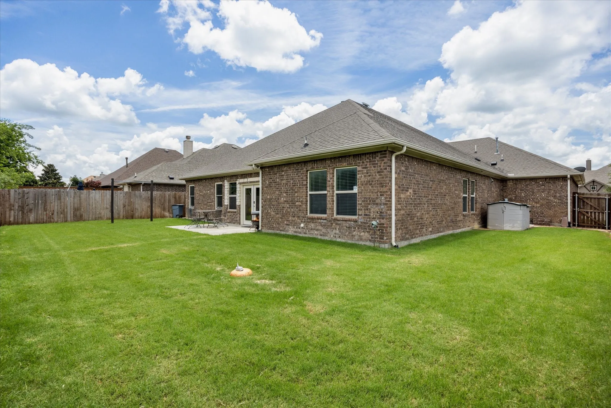Single Family Residence For Sale in Johnson County , 340 Canadian Lane, Burleson, Texas 76028, 5 Bedroom, 3 Bathroom, 3 Garage spaces, 2,586 Sqft, built in 2014, mls#21294762, Real Estate Agent in Burleson, Homes For Sale in Johnson county, Homes For Sale in Burleson, Realtor in Burleson Texas, Real Estate Brokerage Independent Realty Texas, Luminita Cordes Realtor