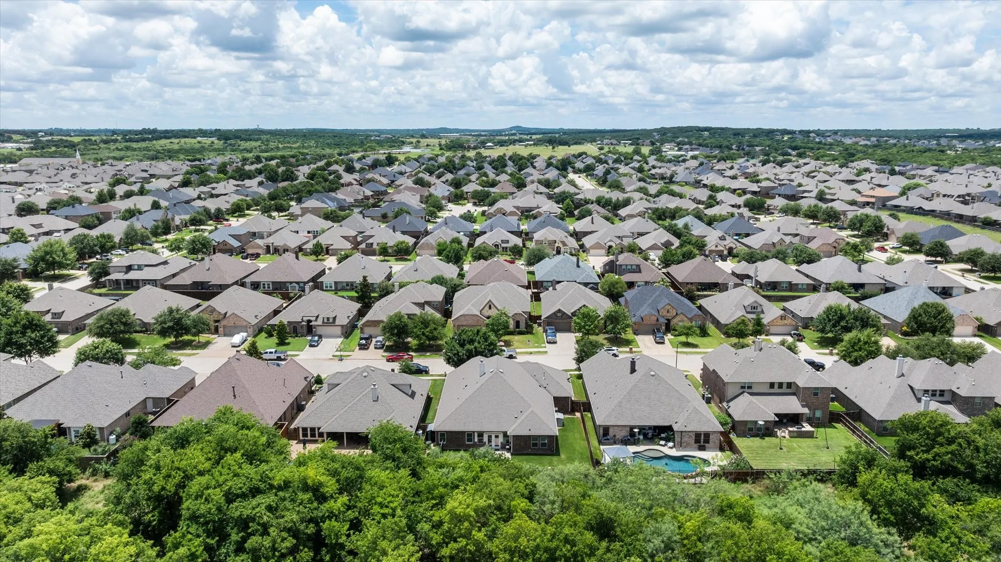 Single Family Residence For Sale in Johnson County , 340 Canadian Lane, Burleson, Texas 76028, 5 Bedroom, 3 Bathroom, 3 Garage spaces, 2,586 Sqft, built in 2014, mls#21294762, Real Estate Agent in Burleson, Homes For Sale in Johnson county, Homes For Sale in Burleson, Realtor in Burleson Texas, Real Estate Brokerage Independent Realty Texas, Luminita Cordes Realtor