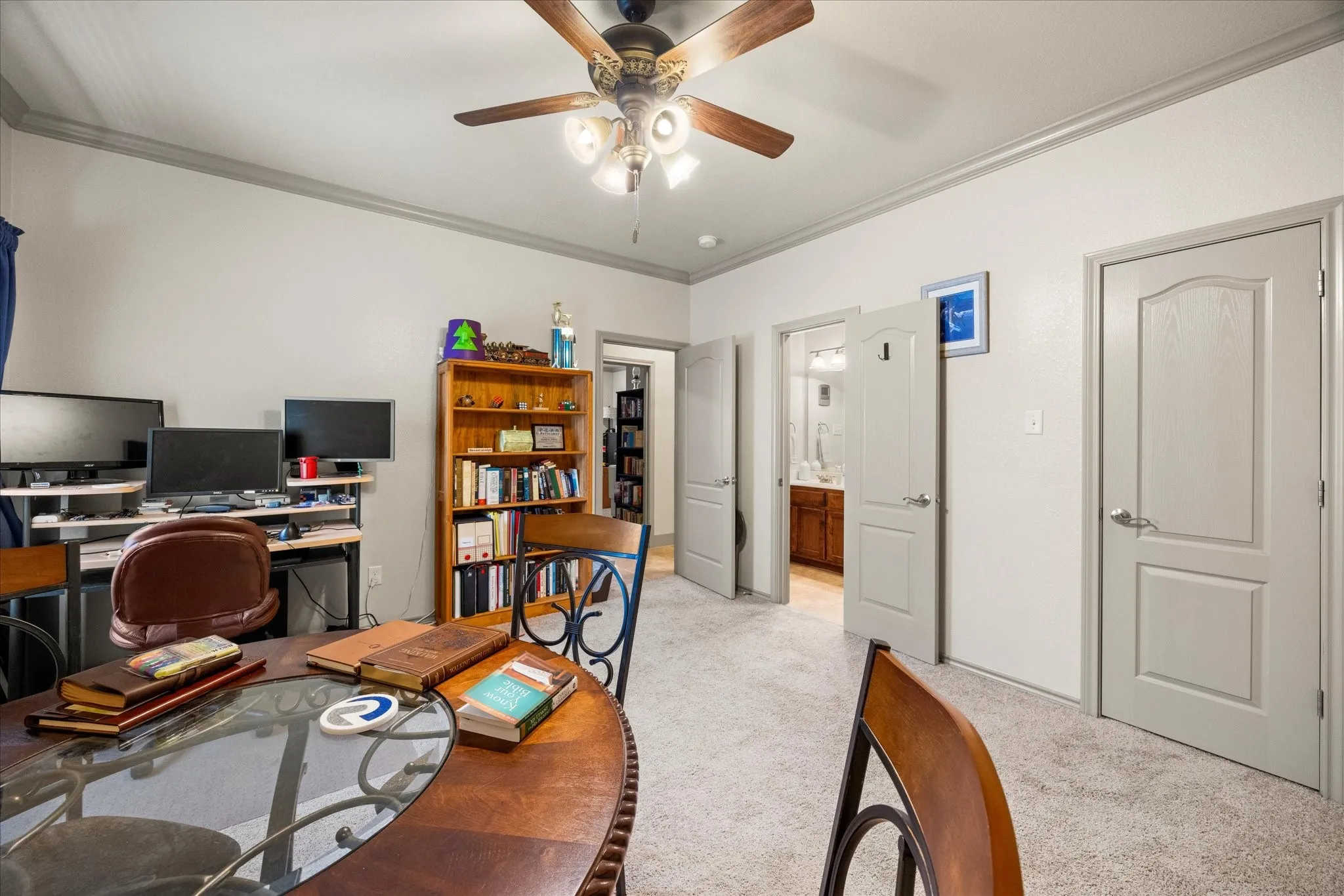 Single Family Residence For Sale in Johnson County , 340 Canadian Lane, Burleson, Texas 76028, 5 Bedroom, 3 Bathroom, 3 Garage spaces, 2,586 Sqft, built in 2014, mls#21294762, Real Estate Agent in Burleson, Homes For Sale in Johnson county, Homes For Sale in Burleson, Realtor in Burleson Texas, Real Estate Brokerage Independent Realty Texas, Luminita Cordes Realtor