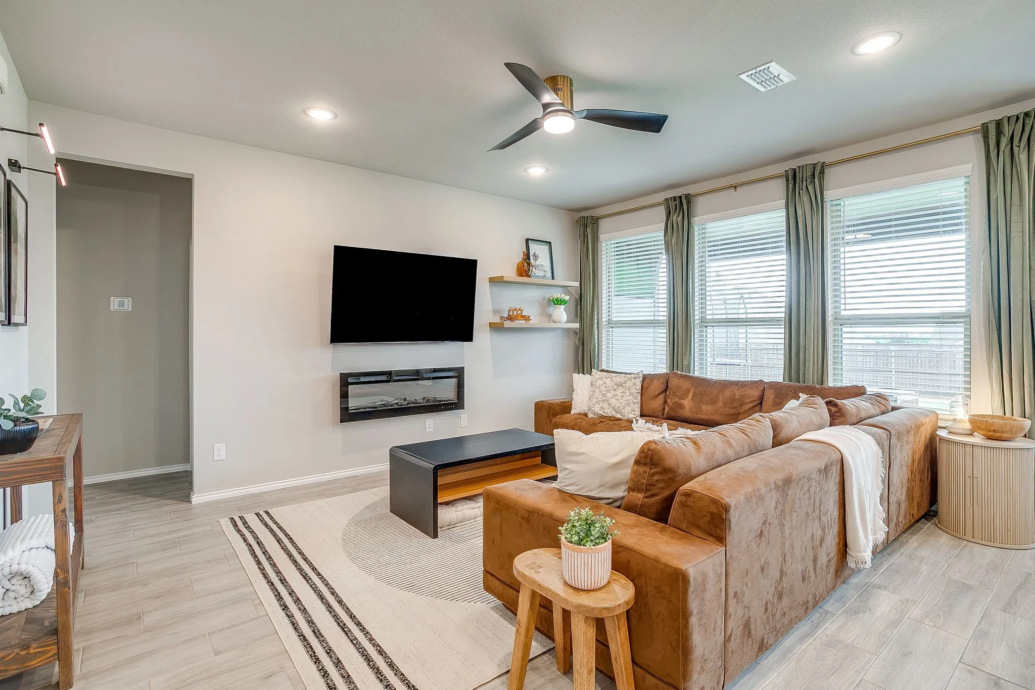 Single Family Residence For Sale in Tarrant County , 14124 Cassiopeia Drive, Haslet, Texas 76052, 4 Bedroom, 4 Bathroom, 3 Garage spaces, 3,406 Sqft, built in 2022, mls#21302527, Real Estate Agent in Haslet, Homes For Sale in Tarrant county, Homes For Sale in Haslet, Realtor in Haslet Texas, Real Estate Brokerage Independent Realty Texas, Luminita Cordes Realtor