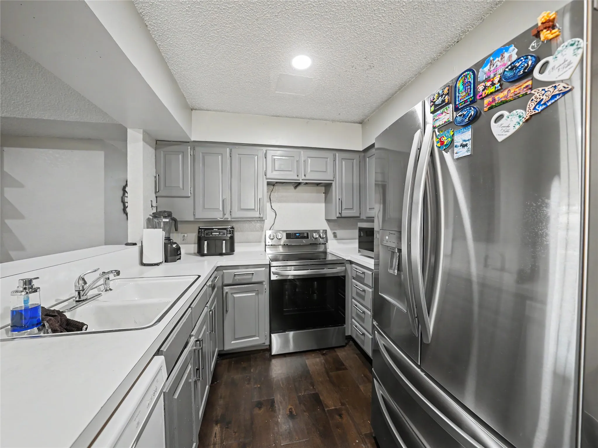 Single Family Residence For Sale in Tarrant County , 7325 S Meadow Drive E, Fort Worth, Texas 76133, 3 Bedroom, 2 Bathroom, 2 Garage spaces, 1,291 Sqft, built in 1983, mls#21302992, Real Estate Agent in Fort Worth, Homes For Sale in Tarrant county, Homes For Sale in Fort Worth, Realtor in Fort Worth Texas, Real Estate Brokerage Independent Realty Texas, Luminita Cordes Realtor