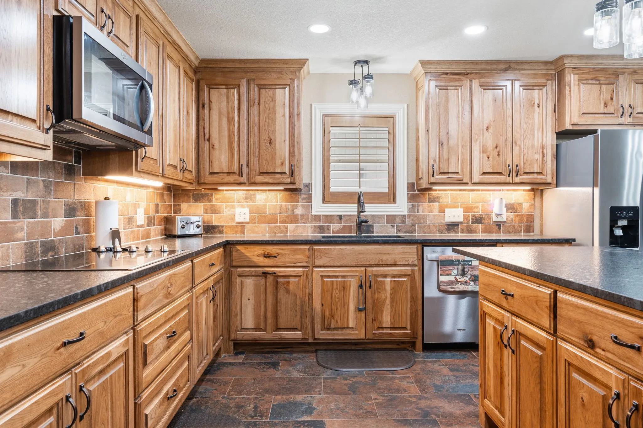 Single Family Residence For Sale in Wood County , 8910 Fm 779, Alba, Texas 75410, 4 Bedroom, 2 Bathroom, 2 Garage spaces, 2,472 Sqft, built in 2023, mls#21300166, Real Estate Agent in Alba, Homes For Sale in Wood county, Homes For Sale in Alba, Realtor in Alba Texas, Real Estate Brokerage Independent Realty Texas, Luminita Cordes Realtor