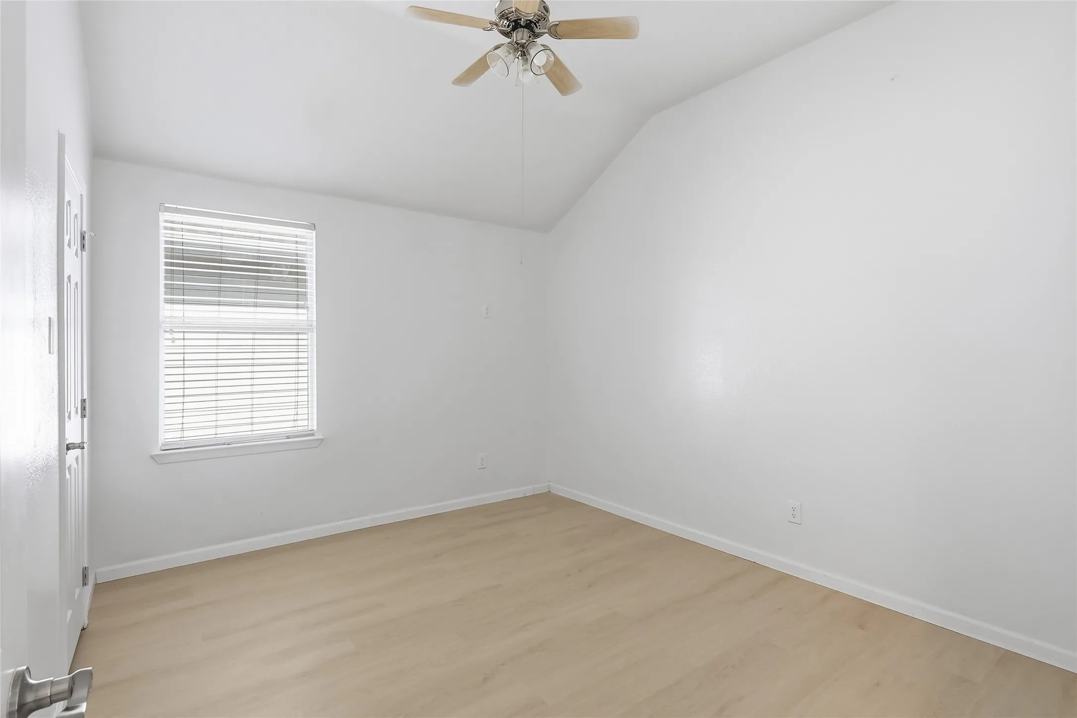 Single Family Residence For Rent in Collin County , 417 Niagara Falls Drive, Anna, Texas 75409, 5 Bedroom, 4 Bathroom, 2 Garage spaces, 3,138 Sqft, built in 2004, mls#21302476, Real Estate Agent in Anna, Homes For Rent in Collin county, Homes For Rent in Anna, Realtor in Anna Texas, Real Estate Brokerage Independent Realty Texas, Luminita Cordes Realtor
