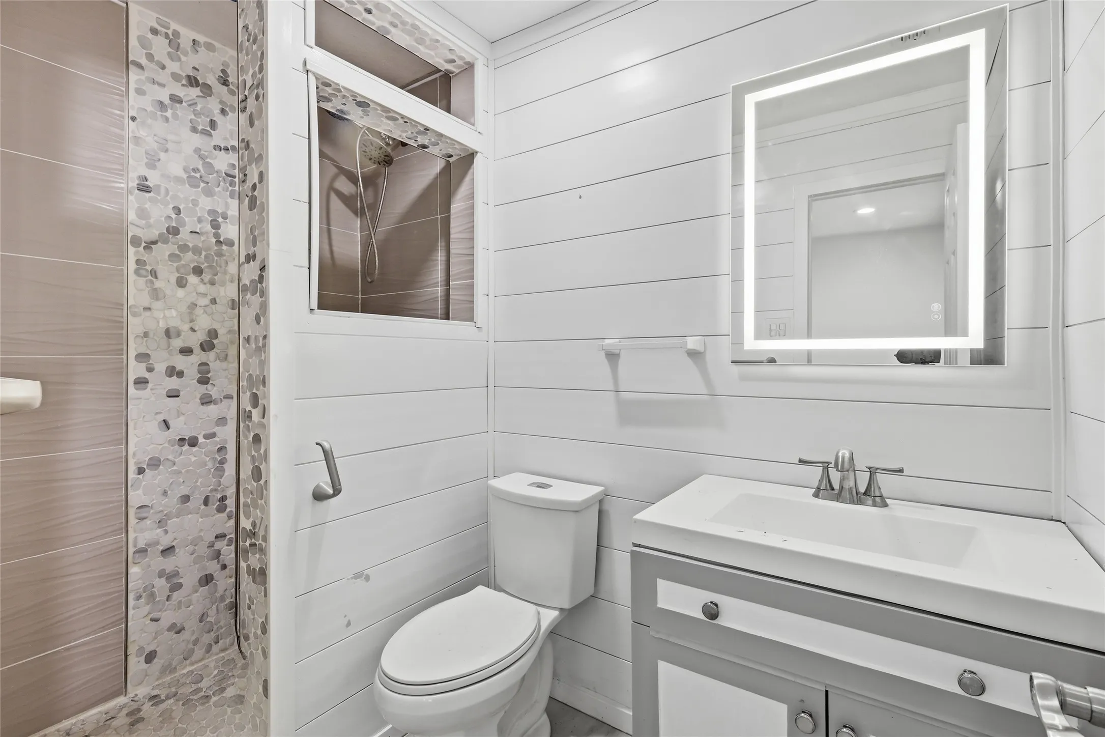 Single Family Residence For Rent in Collin County , 417 Niagara Falls Drive, Anna, Texas 75409, 5 Bedroom, 4 Bathroom, 2 Garage spaces, 3,138 Sqft, built in 2004, mls#21302476, Real Estate Agent in Anna, Homes For Rent in Collin county, Homes For Rent in Anna, Realtor in Anna Texas, Real Estate Brokerage Independent Realty Texas, Luminita Cordes Realtor