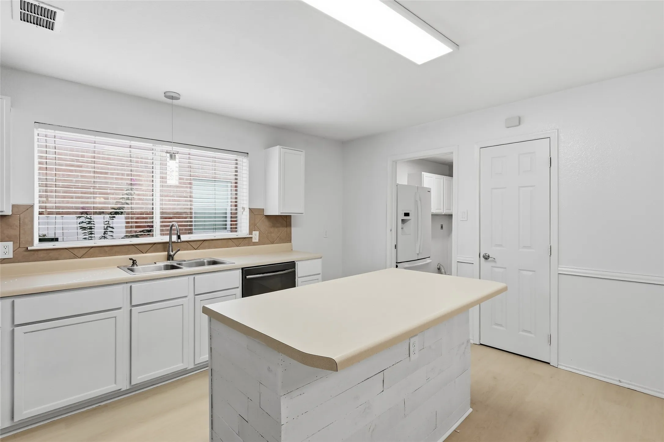 Single Family Residence For Rent in Collin County , 417 Niagara Falls Drive, Anna, Texas 75409, 5 Bedroom, 4 Bathroom, 2 Garage spaces, 3,138 Sqft, built in 2004, mls#21302476, Real Estate Agent in Anna, Homes For Rent in Collin county, Homes For Rent in Anna, Realtor in Anna Texas, Real Estate Brokerage Independent Realty Texas, Luminita Cordes Realtor