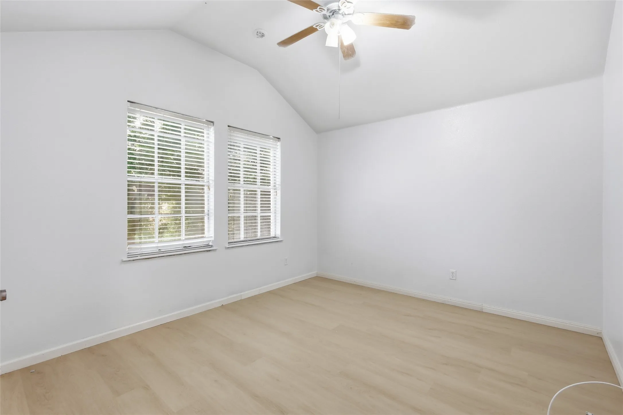 Single Family Residence For Rent in Collin County , 417 Niagara Falls Drive, Anna, Texas 75409, 5 Bedroom, 4 Bathroom, 2 Garage spaces, 3,138 Sqft, built in 2004, mls#21302476, Real Estate Agent in Anna, Homes For Rent in Collin county, Homes For Rent in Anna, Realtor in Anna Texas, Real Estate Brokerage Independent Realty Texas, Luminita Cordes Realtor