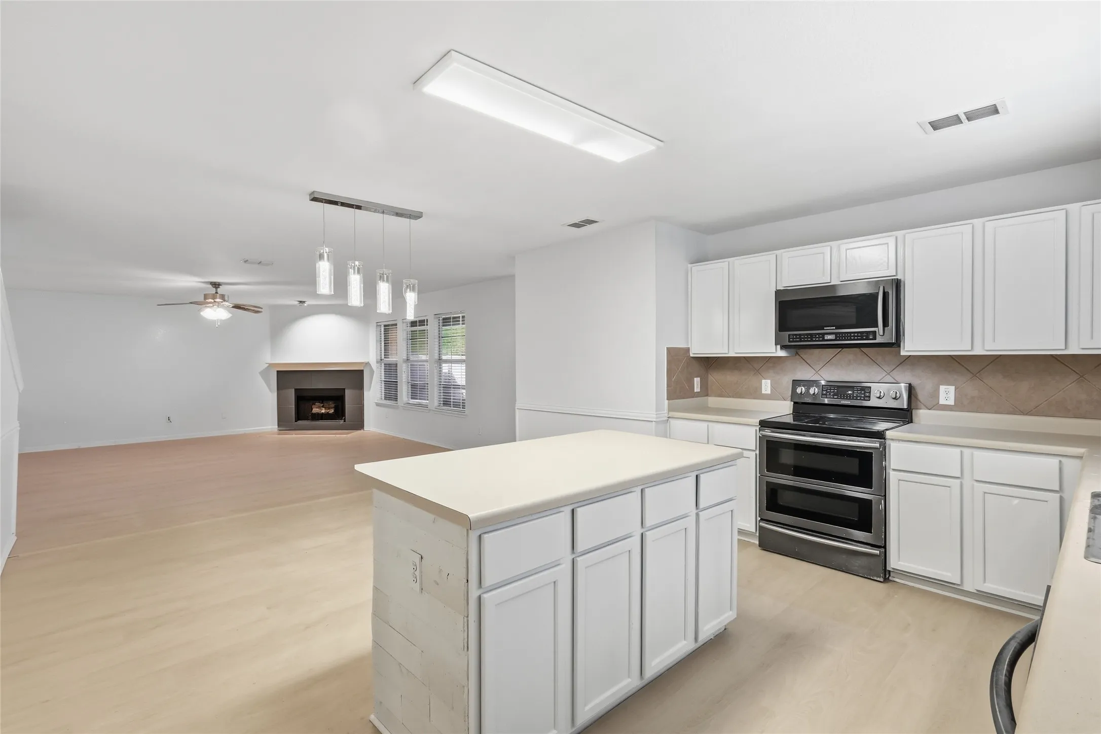 Single Family Residence For Rent in Collin County , 417 Niagara Falls Drive, Anna, Texas 75409, 5 Bedroom, 4 Bathroom, 2 Garage spaces, 3,138 Sqft, built in 2004, mls#21302476, Real Estate Agent in Anna, Homes For Rent in Collin county, Homes For Rent in Anna, Realtor in Anna Texas, Real Estate Brokerage Independent Realty Texas, Luminita Cordes Realtor