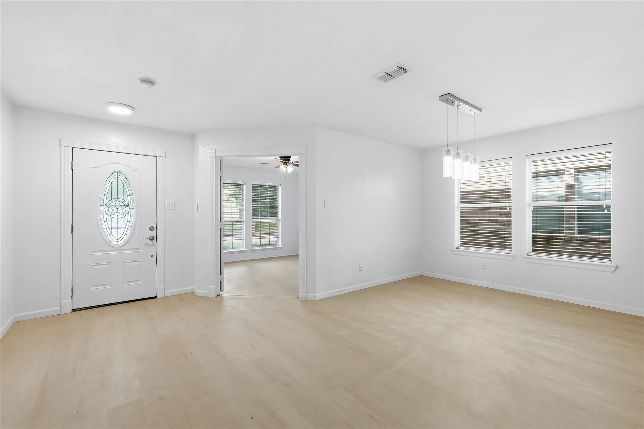 Single Family Residence For Rent in Collin County , 417 Niagara Falls Drive, Anna, Texas 75409, 5 Bedroom, 4 Bathroom, 2 Garage spaces, 3,138 Sqft, built in 2004, mls#21302476, Real Estate Agent in Anna, Homes For Rent in Collin county, Homes For Rent in Anna, Realtor in Anna Texas, Real Estate Brokerage Independent Realty Texas, Luminita Cordes Realtor