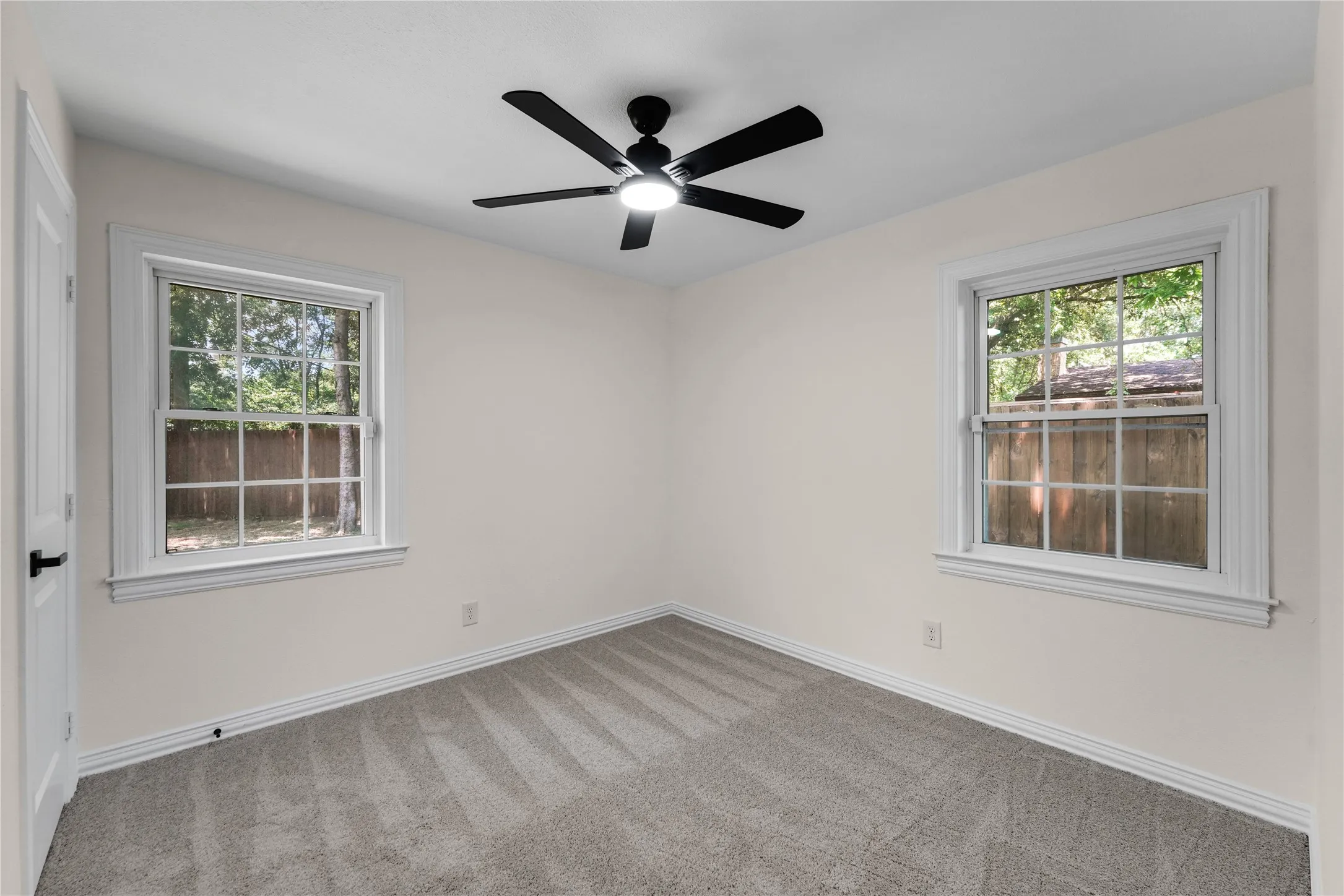Single Family Residence For Sale in Dallas County , 8616 Flicker Lane, Dallas, Texas 75238, 4 Bedroom, 2 Bathroom, 1 Garage spaces, 1,368 Sqft, built in 1962, mls#21303043, Real Estate Agent in Dallas, Homes For Sale in Dallas county, Homes For Sale in Dallas, Realtor in Dallas Texas, Real Estate Brokerage Independent Realty Texas, Luminita Cordes Realtor