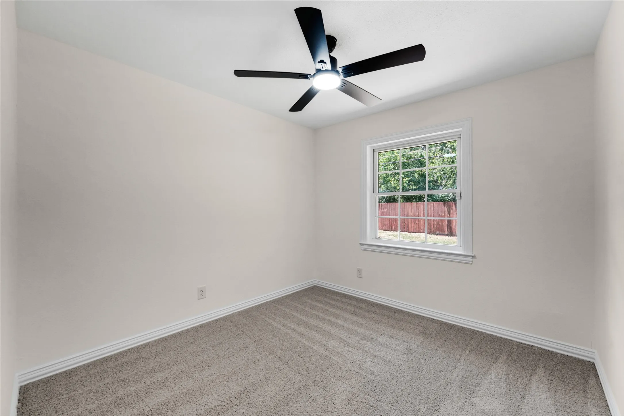 Single Family Residence For Sale in Dallas County , 8616 Flicker Lane, Dallas, Texas 75238, 4 Bedroom, 2 Bathroom, 1 Garage spaces, 1,368 Sqft, built in 1962, mls#21303043, Real Estate Agent in Dallas, Homes For Sale in Dallas county, Homes For Sale in Dallas, Realtor in Dallas Texas, Real Estate Brokerage Independent Realty Texas, Luminita Cordes Realtor