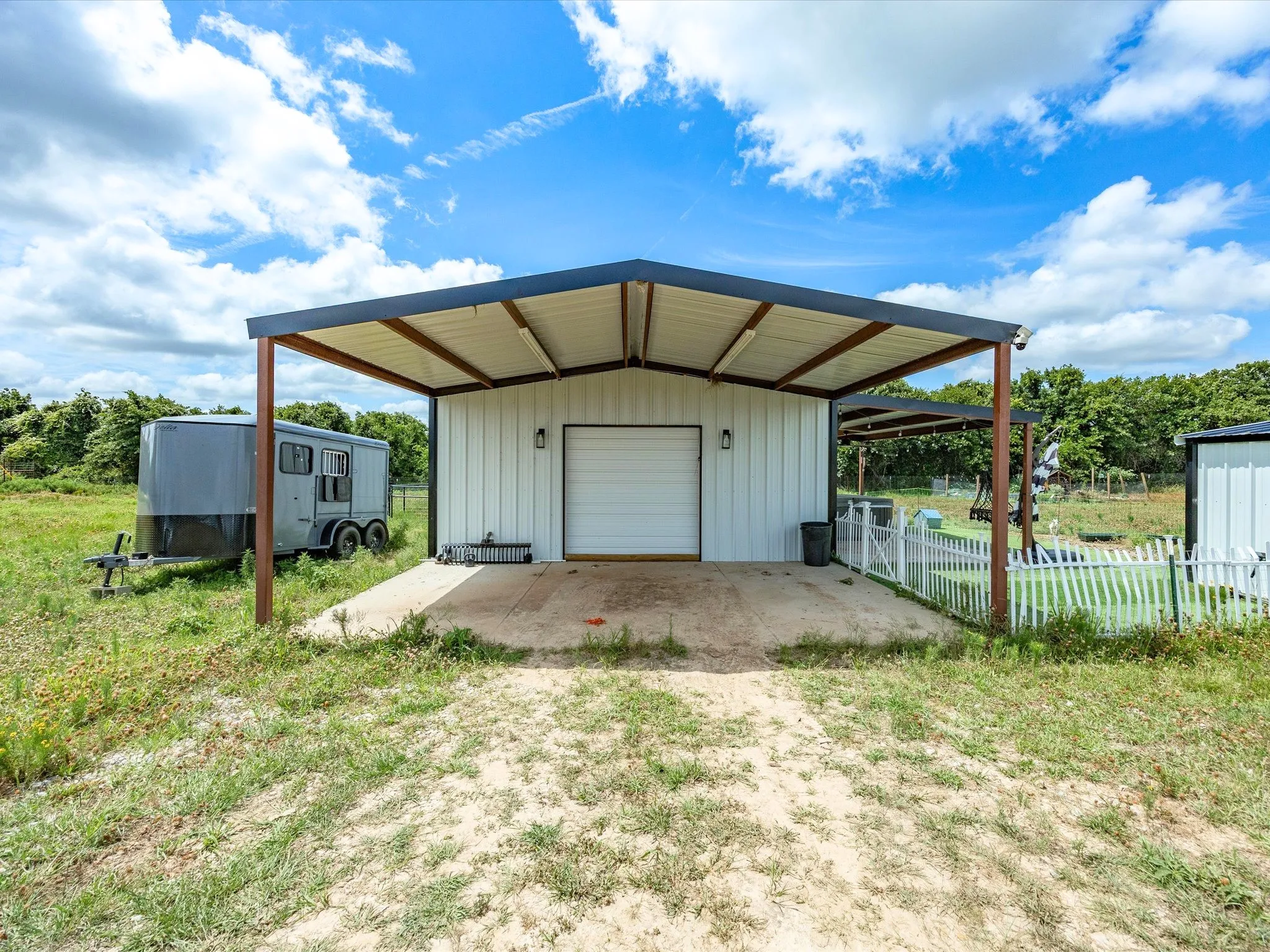 Mobile Home For Sale in Jack County , 828 Wilson Road, Perrin, Texas 76486, 1 Bedroom, 1 Bathroom, Garage spaces, 380 Sqft, built in 2024, mls#21303001, Real Estate Agent in Perrin, Homes For Sale in Jack county, Homes For Sale in Perrin, Realtor in Perrin Texas, Real Estate Brokerage Independent Realty Texas, Luminita Cordes Realtor