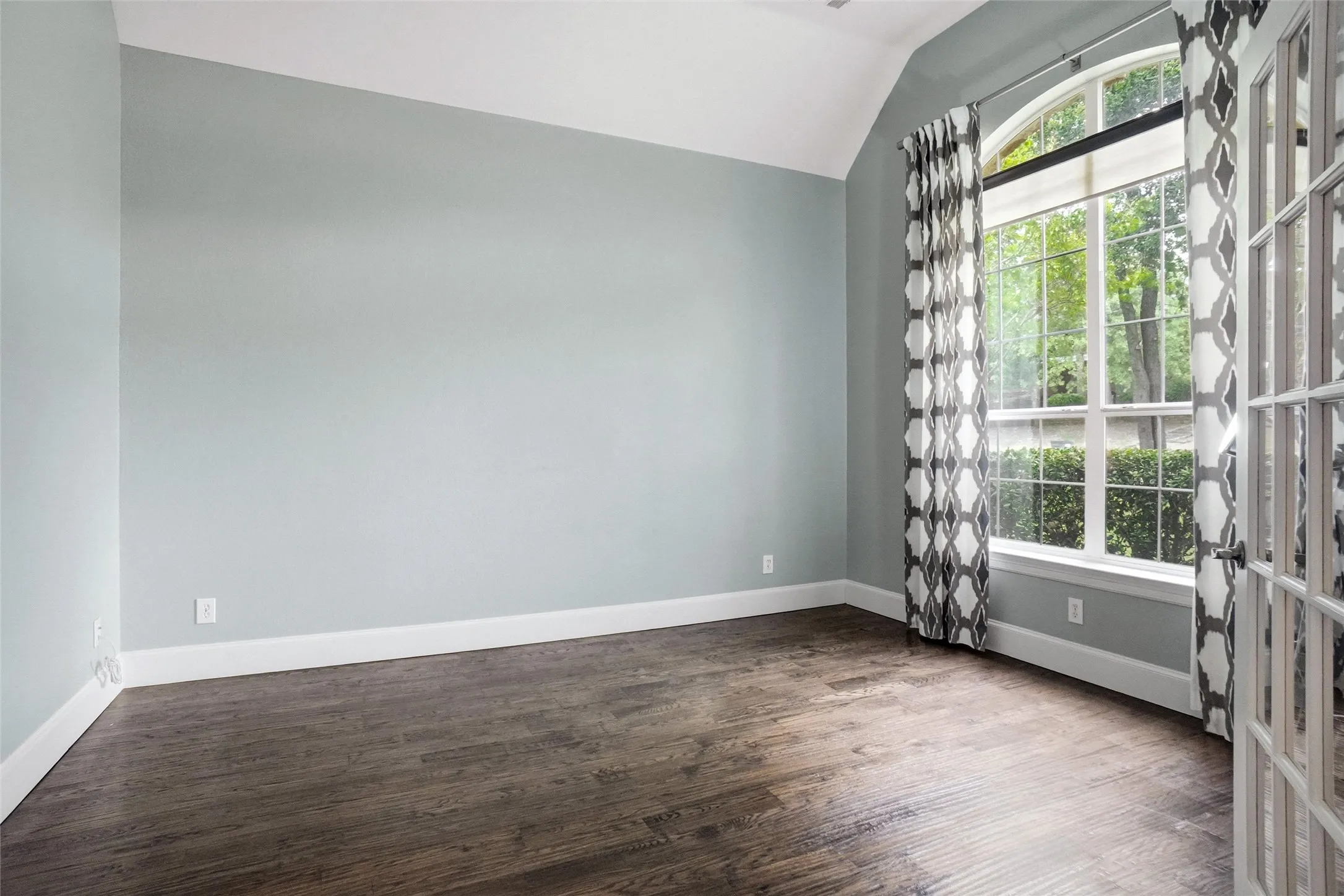 Single Family Residence For Sale in Tarrant County , 1204 Wellington Drive, Keller, Texas 76248, 6 Bedroom, 5 Bathroom, 3 Garage spaces, 3,742 Sqft, built in 2001, mls#21303052, Real Estate Agent in Keller, Homes For Sale in Tarrant county, Homes For Sale in Keller, Realtor in Keller Texas, Real Estate Brokerage Independent Realty Texas, Luminita Cordes Realtor