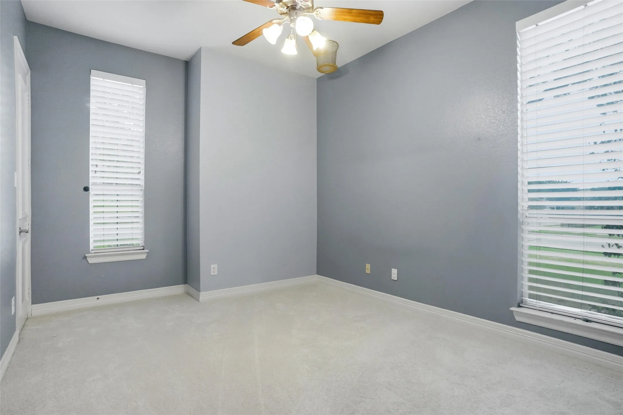 Single Family Residence For Sale in Tarrant County , 1204 Wellington Drive, Keller, Texas 76248, 6 Bedroom, 5 Bathroom, 3 Garage spaces, 3,742 Sqft, built in 2001, mls#21303052, Real Estate Agent in Keller, Homes For Sale in Tarrant county, Homes For Sale in Keller, Realtor in Keller Texas, Real Estate Brokerage Independent Realty Texas, Luminita Cordes Realtor