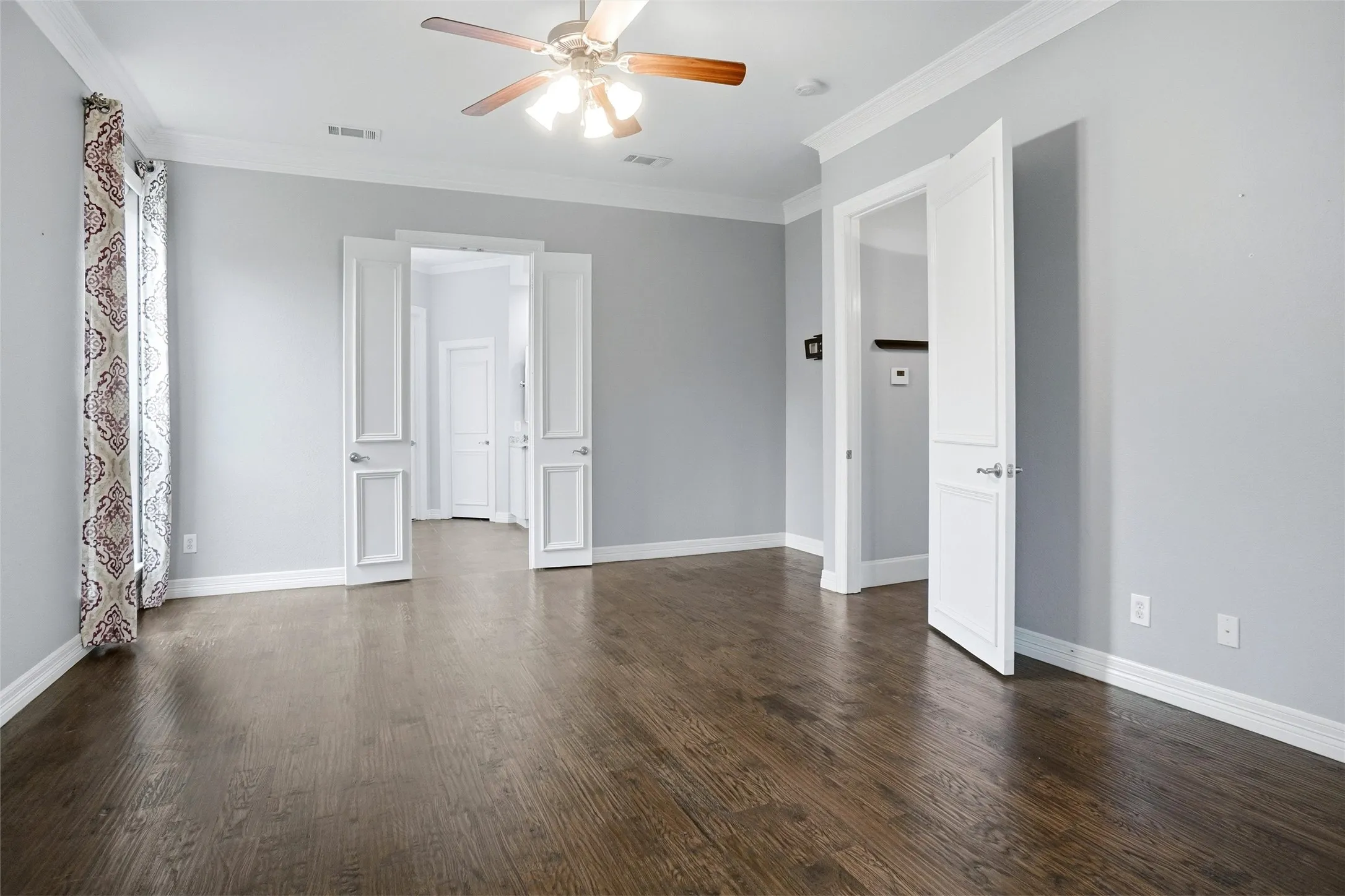 Single Family Residence For Sale in Tarrant County , 1204 Wellington Drive, Keller, Texas 76248, 6 Bedroom, 5 Bathroom, 3 Garage spaces, 3,742 Sqft, built in 2001, mls#21303052, Real Estate Agent in Keller, Homes For Sale in Tarrant county, Homes For Sale in Keller, Realtor in Keller Texas, Real Estate Brokerage Independent Realty Texas, Luminita Cordes Realtor