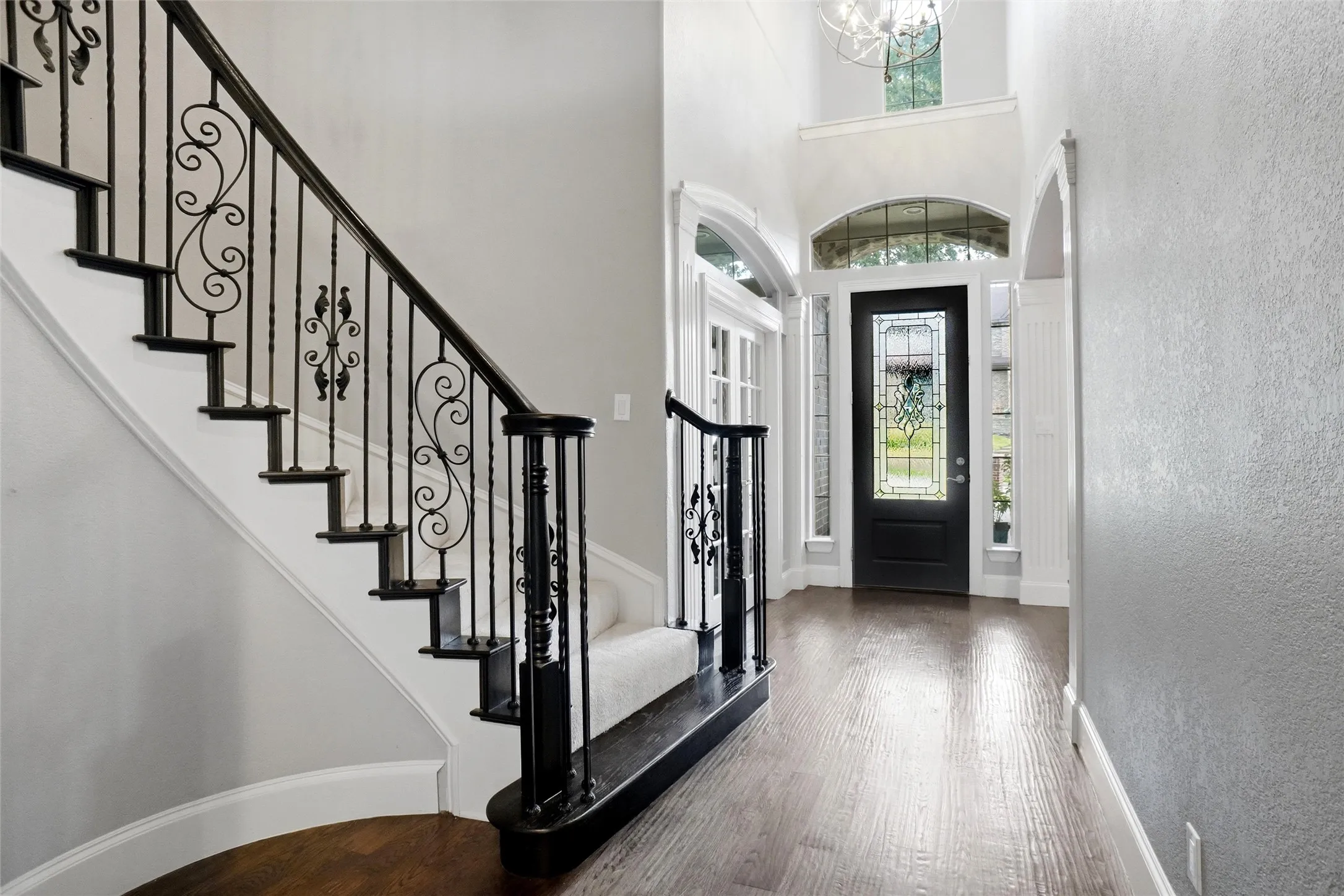Single Family Residence For Sale in Tarrant County , 1204 Wellington Drive, Keller, Texas 76248, 6 Bedroom, 5 Bathroom, 3 Garage spaces, 3,742 Sqft, built in 2001, mls#21303052, Real Estate Agent in Keller, Homes For Sale in Tarrant county, Homes For Sale in Keller, Realtor in Keller Texas, Real Estate Brokerage Independent Realty Texas, Luminita Cordes Realtor