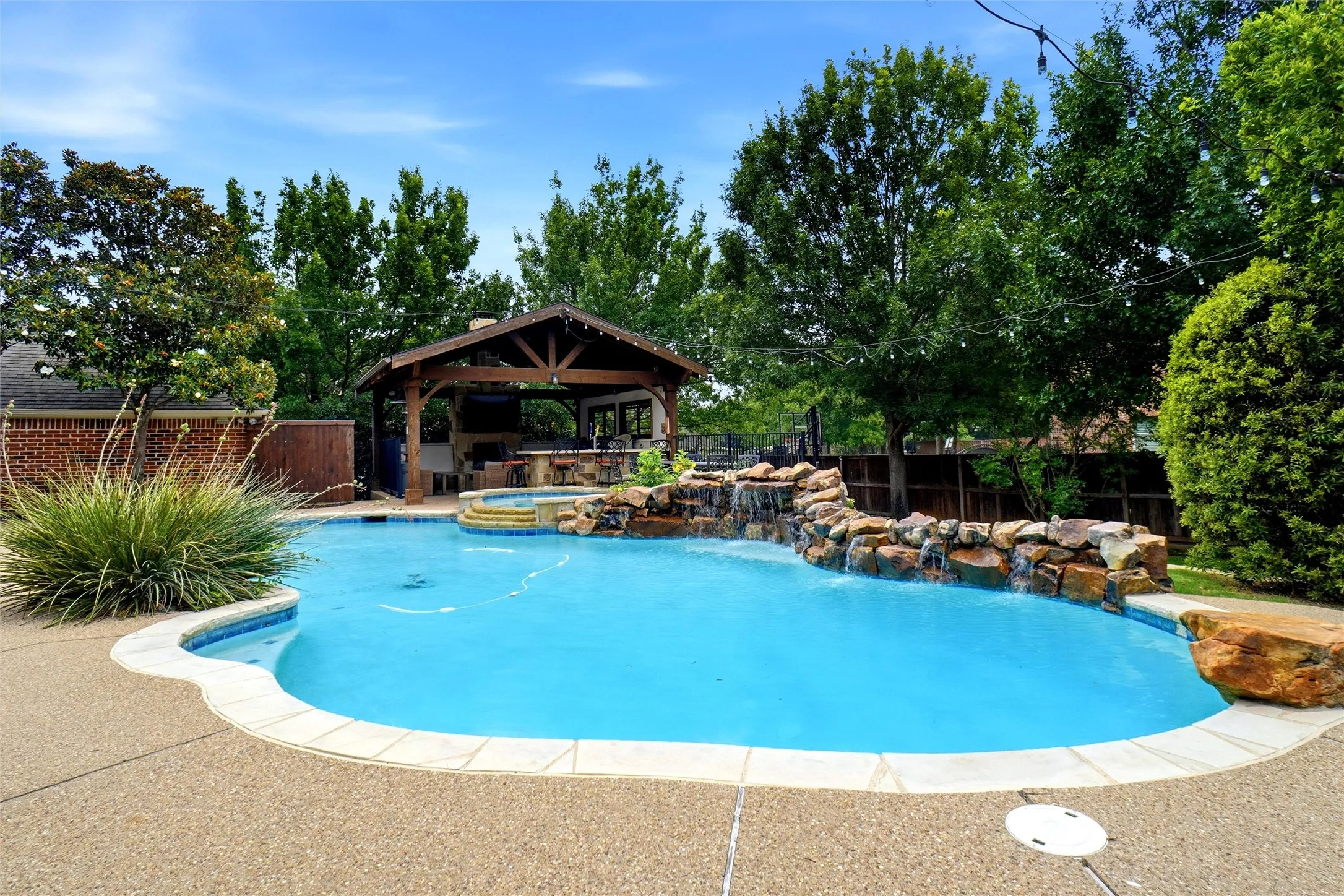 Single Family Residence For Sale in Tarrant County , 1204 Wellington Drive, Keller, Texas 76248, 6 Bedroom, 5 Bathroom, 3 Garage spaces, 3,742 Sqft, built in 2001, mls#21303052, Real Estate Agent in Keller, Homes For Sale in Tarrant county, Homes For Sale in Keller, Realtor in Keller Texas, Real Estate Brokerage Independent Realty Texas, Luminita Cordes Realtor