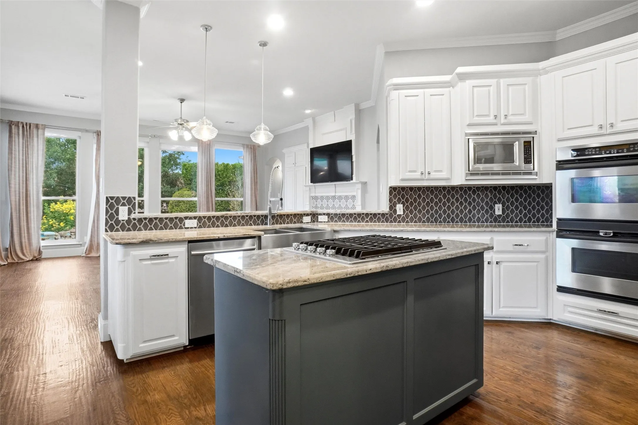 Single Family Residence For Sale in Tarrant County , 1204 Wellington Drive, Keller, Texas 76248, 6 Bedroom, 5 Bathroom, 3 Garage spaces, 3,742 Sqft, built in 2001, mls#21303052, Real Estate Agent in Keller, Homes For Sale in Tarrant county, Homes For Sale in Keller, Realtor in Keller Texas, Real Estate Brokerage Independent Realty Texas, Luminita Cordes Realtor