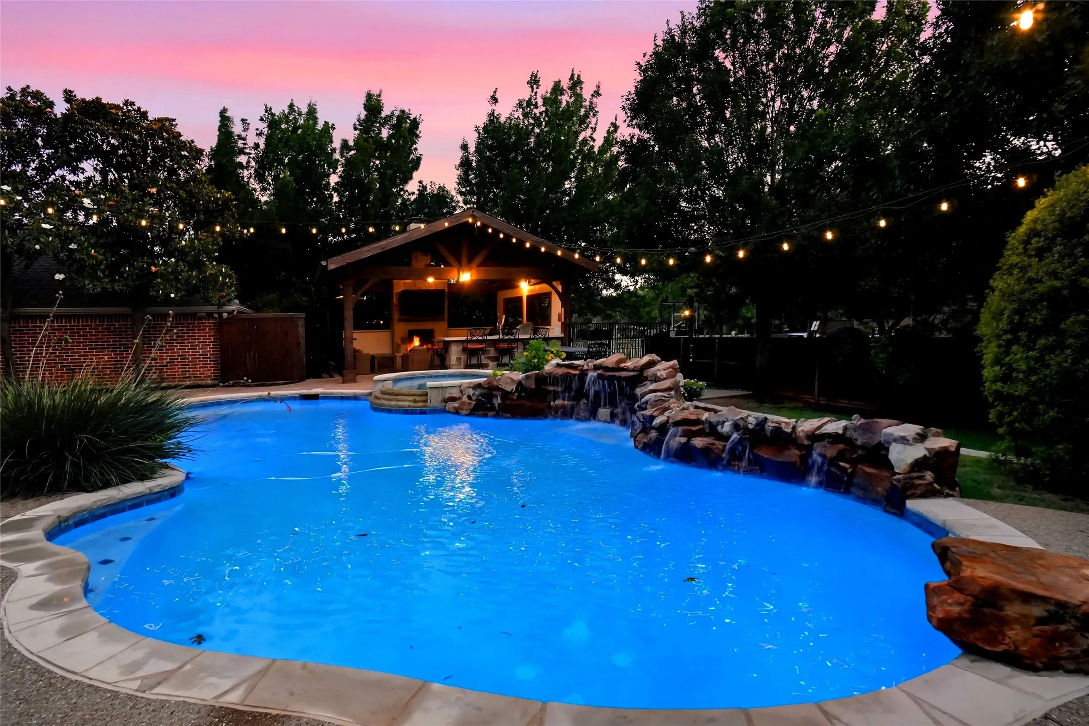 Single Family Residence For Sale in Tarrant County , 1204 Wellington Drive, Keller, Texas 76248, 6 Bedroom, 5 Bathroom, 3 Garage spaces, 3,742 Sqft, built in 2001, mls#21303052, Real Estate Agent in Keller, Homes For Sale in Tarrant county, Homes For Sale in Keller, Realtor in Keller Texas, Real Estate Brokerage Independent Realty Texas, Luminita Cordes Realtor