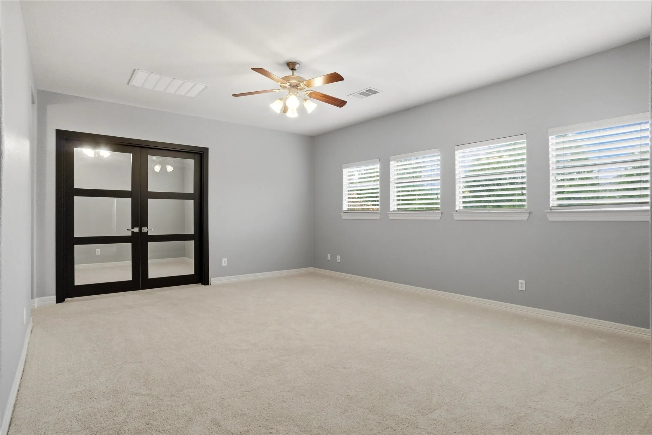 Single Family Residence For Sale in Tarrant County , 1204 Wellington Drive, Keller, Texas 76248, 6 Bedroom, 5 Bathroom, 3 Garage spaces, 3,742 Sqft, built in 2001, mls#21303052, Real Estate Agent in Keller, Homes For Sale in Tarrant county, Homes For Sale in Keller, Realtor in Keller Texas, Real Estate Brokerage Independent Realty Texas, Luminita Cordes Realtor