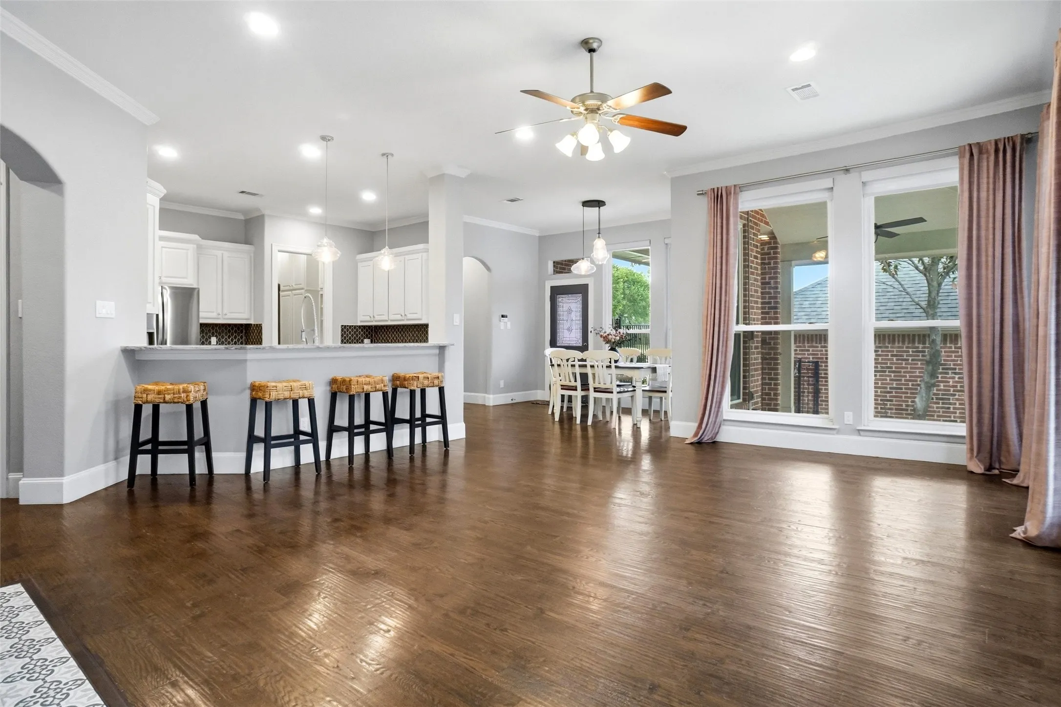 Single Family Residence For Sale in Tarrant County , 1204 Wellington Drive, Keller, Texas 76248, 6 Bedroom, 5 Bathroom, 3 Garage spaces, 3,742 Sqft, built in 2001, mls#21303052, Real Estate Agent in Keller, Homes For Sale in Tarrant county, Homes For Sale in Keller, Realtor in Keller Texas, Real Estate Brokerage Independent Realty Texas, Luminita Cordes Realtor
