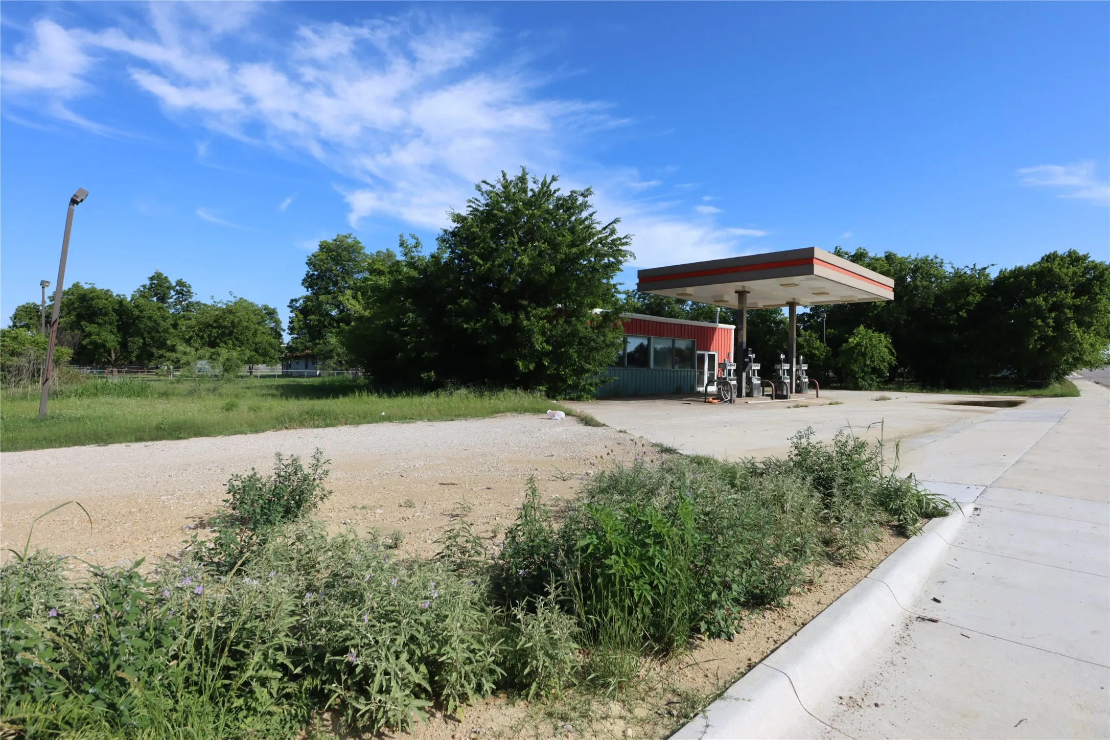 Retail For Sale in Eastland County , 400 W Loop 254, Ranger, Texas 76470, 0, 0, Garage spaces, 0 Sqft, built in 1990, Price $175,000, mls#21303061, Real Estate Agent in Ranger, Homes For Sale in Eastland county, Homes For Sale in Ranger, Realtor in Ranger Texas, Real Estate Brokerage Independent Realty Texas, Luminita Cordes Realtor