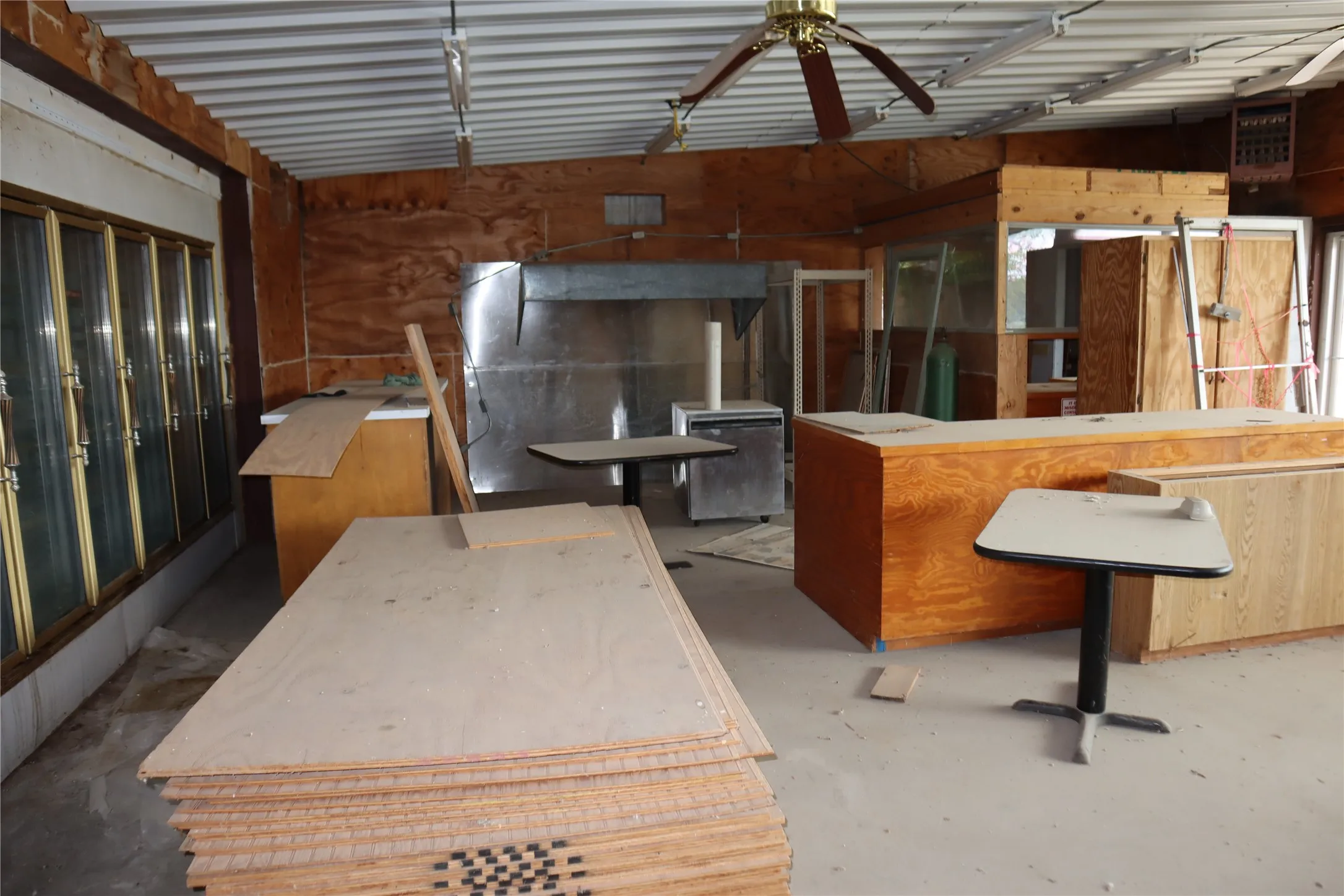 Retail For Sale in Eastland County , 400 W Loop 254, Ranger, Texas 76470, 0, 0, Garage spaces, 0 Sqft, built in 1990, Price $175,000, mls#21303061, Real Estate Agent in Ranger, Homes For Sale in Eastland county, Homes For Sale in Ranger, Realtor in Ranger Texas, Real Estate Brokerage Independent Realty Texas, Luminita Cordes Realtor