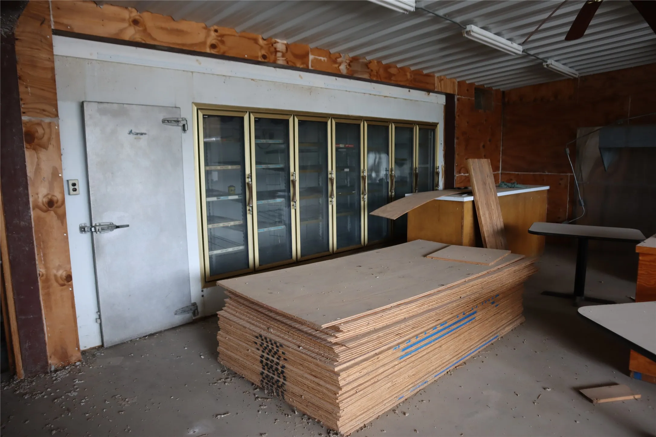 Retail For Sale in Eastland County , 400 W Loop 254, Ranger, Texas 76470, 0, 0, Garage spaces, 0 Sqft, built in 1990, Price $175,000, mls#21303061, Real Estate Agent in Ranger, Homes For Sale in Eastland county, Homes For Sale in Ranger, Realtor in Ranger Texas, Real Estate Brokerage Independent Realty Texas, Luminita Cordes Realtor