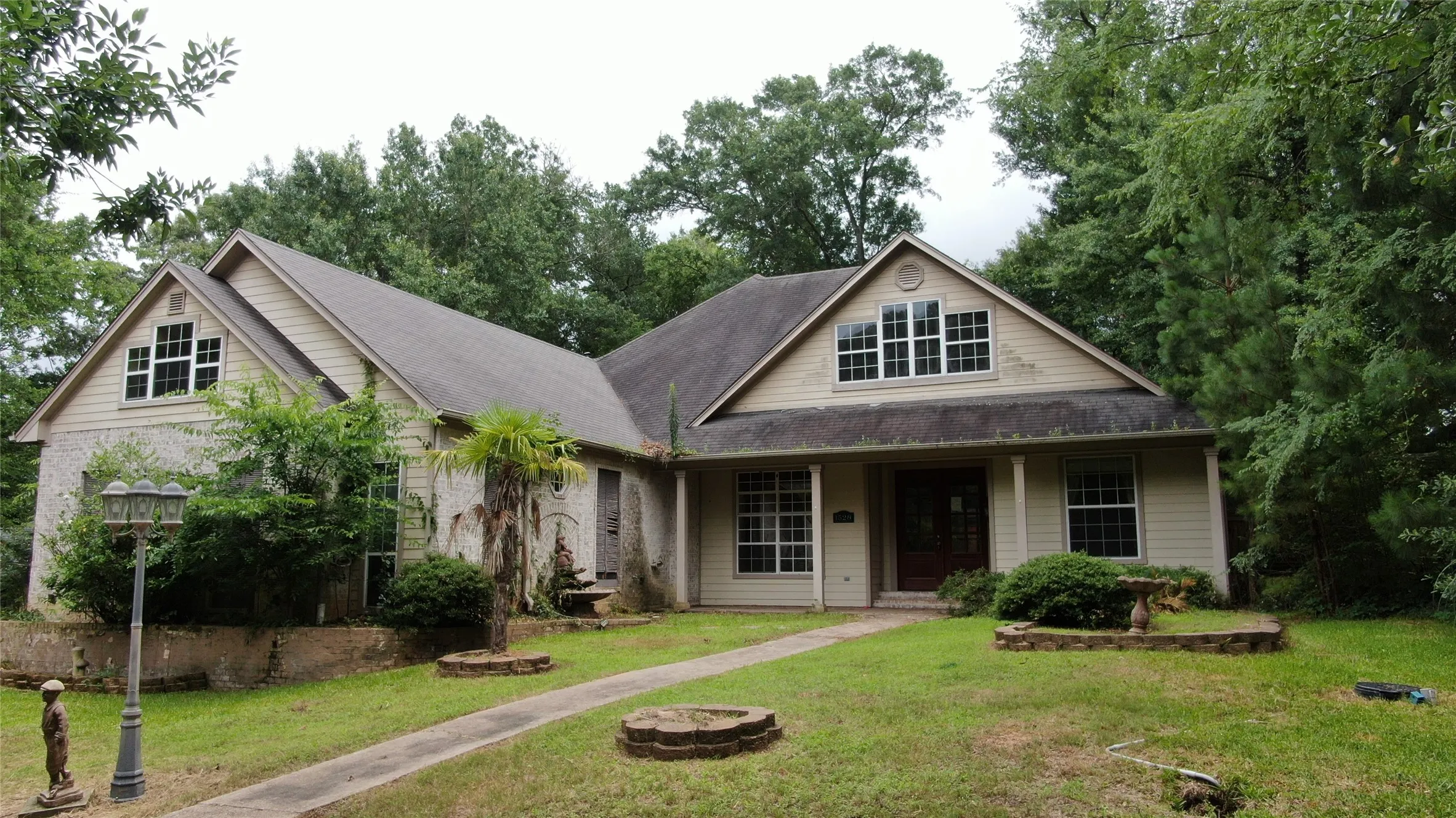 Single Family Residence For Sale in Smith County , 1528 Hideaway Lane W, Hideaway, Texas 75771, 3 Bedroom, 3 Bathroom, 2 Garage spaces, 2,533 Sqft, built in 2009, mls#21303079, Real Estate Agent in Hideaway, Homes For Sale in Smith county, Homes For Sale in Hideaway, Realtor in Hideaway Texas, Real Estate Brokerage Independent Realty Texas, Luminita Cordes Realtor